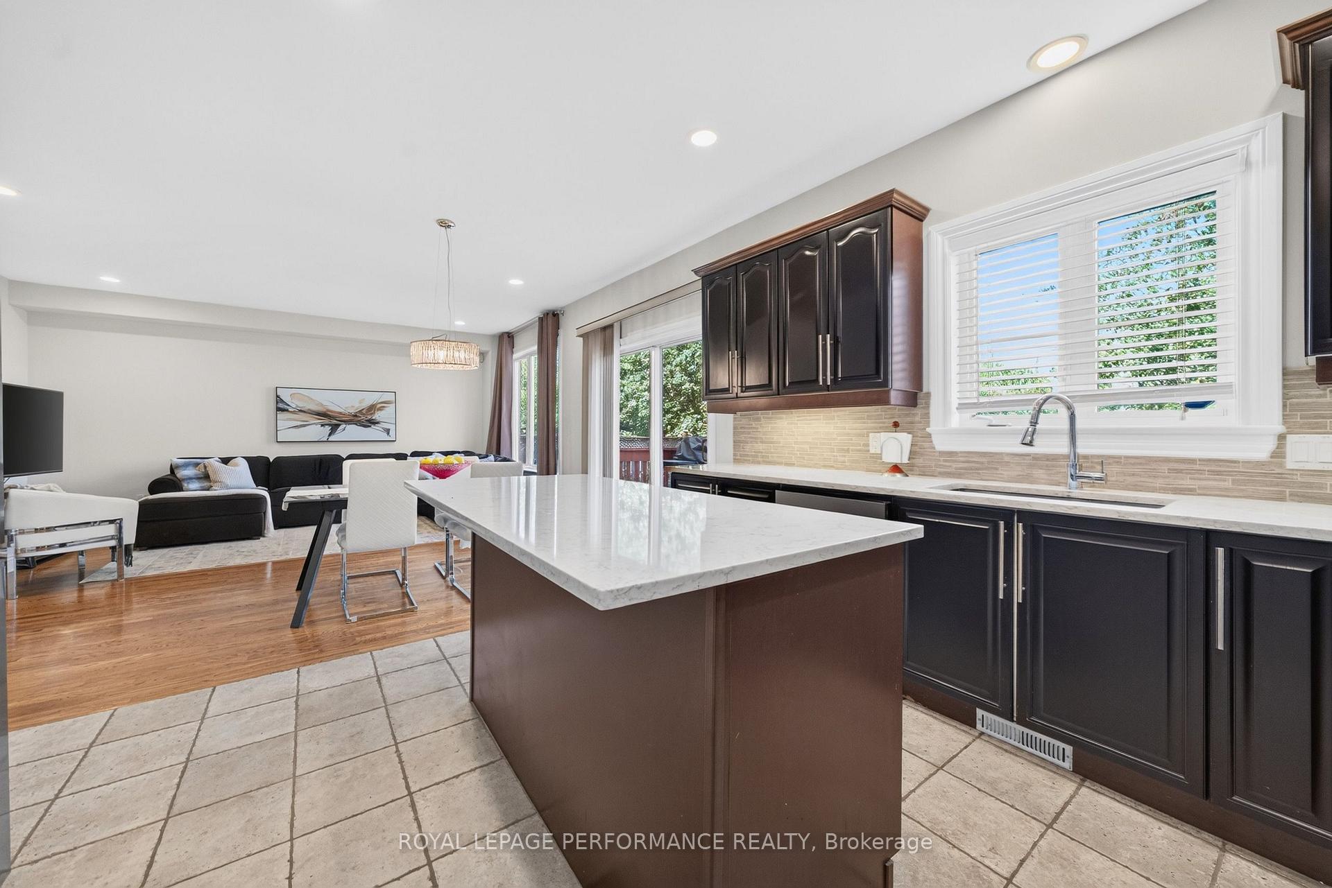 Photo 21 of 22 Monet Court, Ottawa, Upper Hunt Club — HOMEH