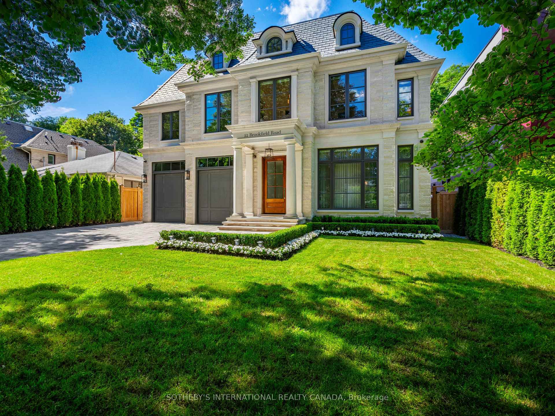 Photo 2 of 22 Brookfield Road, North York, Bridle Path-Sunnybrook-York Mills — HOMEH