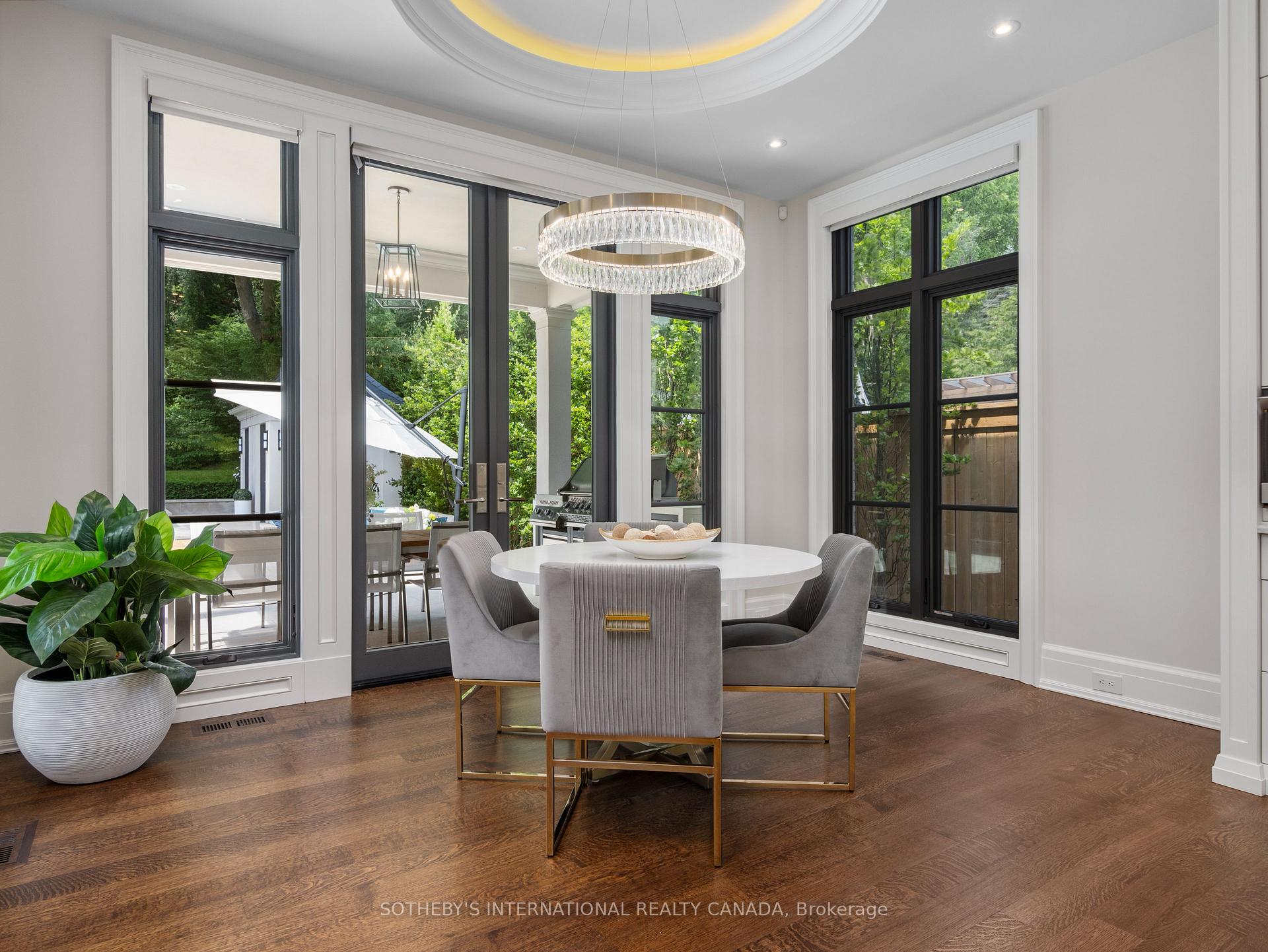 Photo 5 of 22 Brookfield Road, North York, Bridle Path-Sunnybrook-York Mills — HOMEH