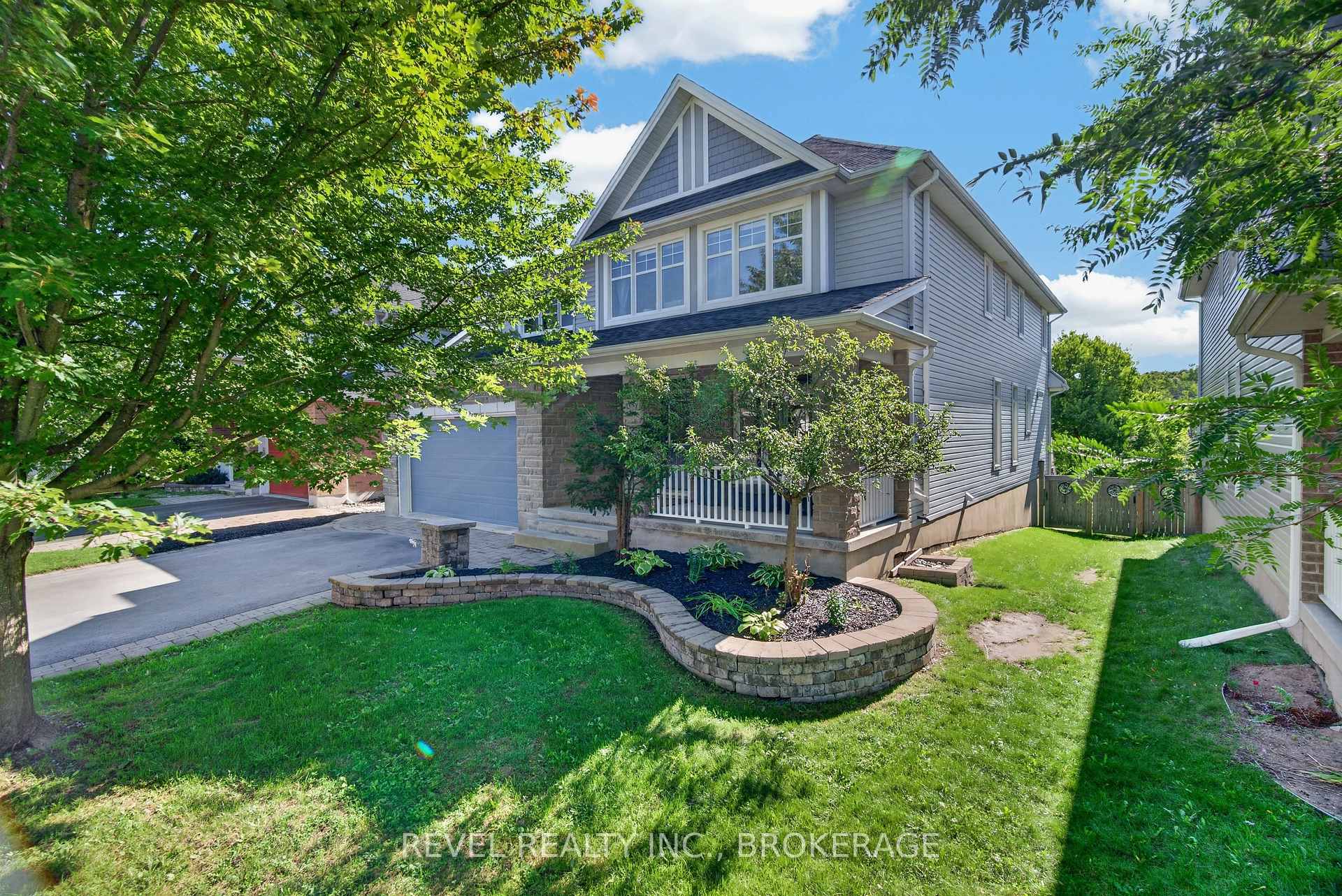 Photo 2 of 695 Fieldstone Drive, Kingston, Kingston East (Incl Barret Crt) — HOMEH