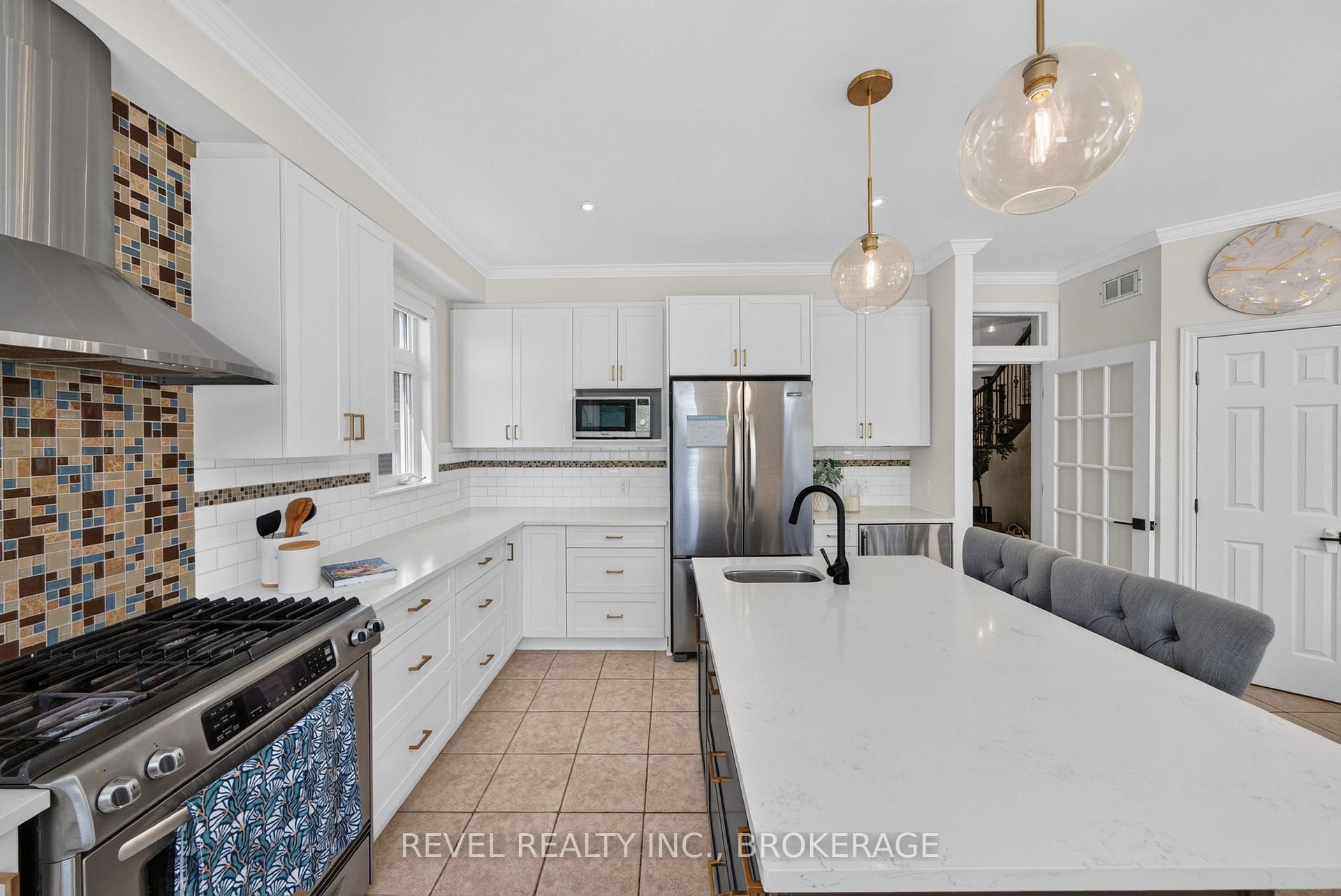 Photo 14 of 695 Fieldstone Drive, Kingston, Kingston East (Incl Barret Crt) — HOMEH