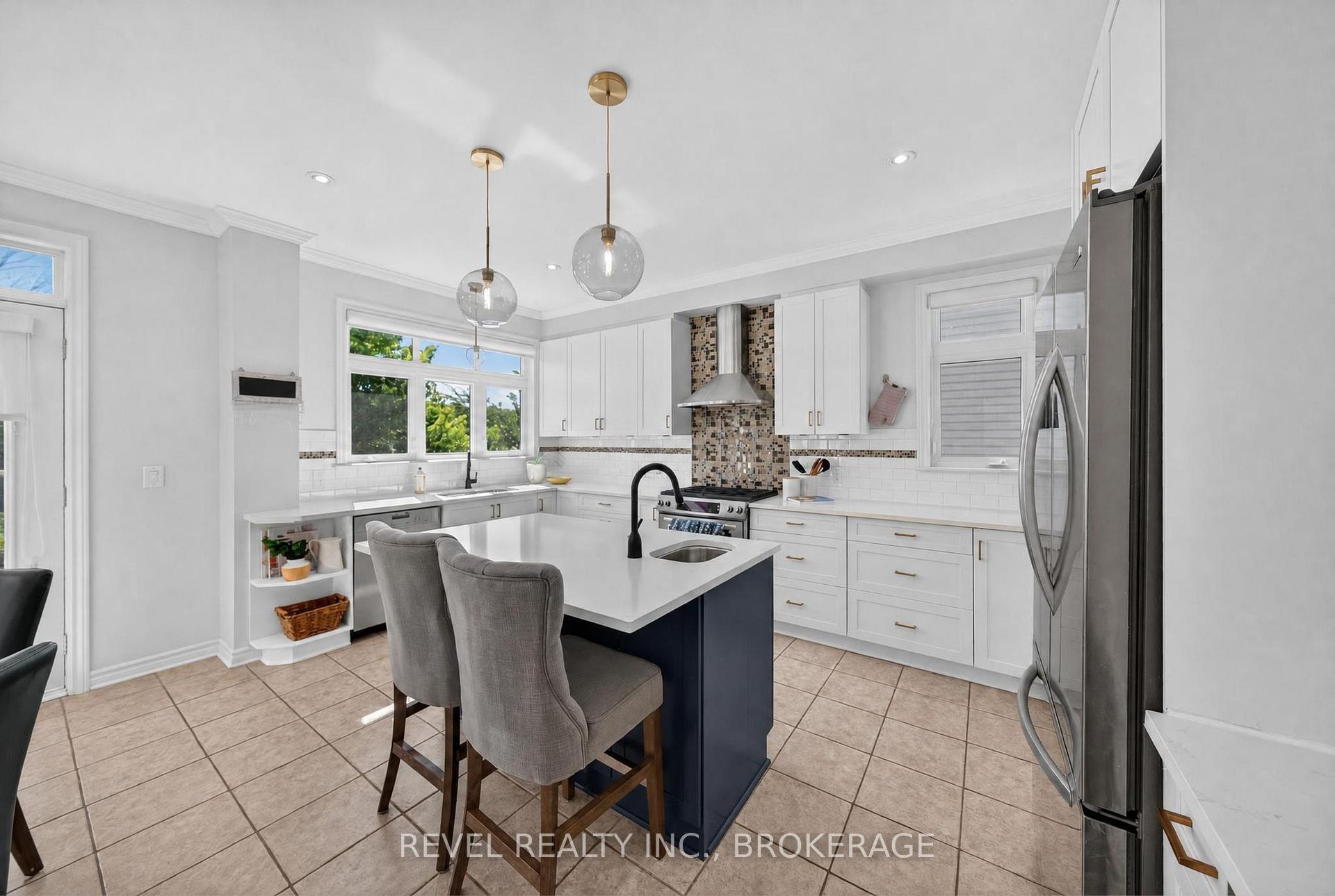 Photo 16 of 695 Fieldstone Drive, Kingston, Kingston East (Incl Barret Crt) — HOMEH