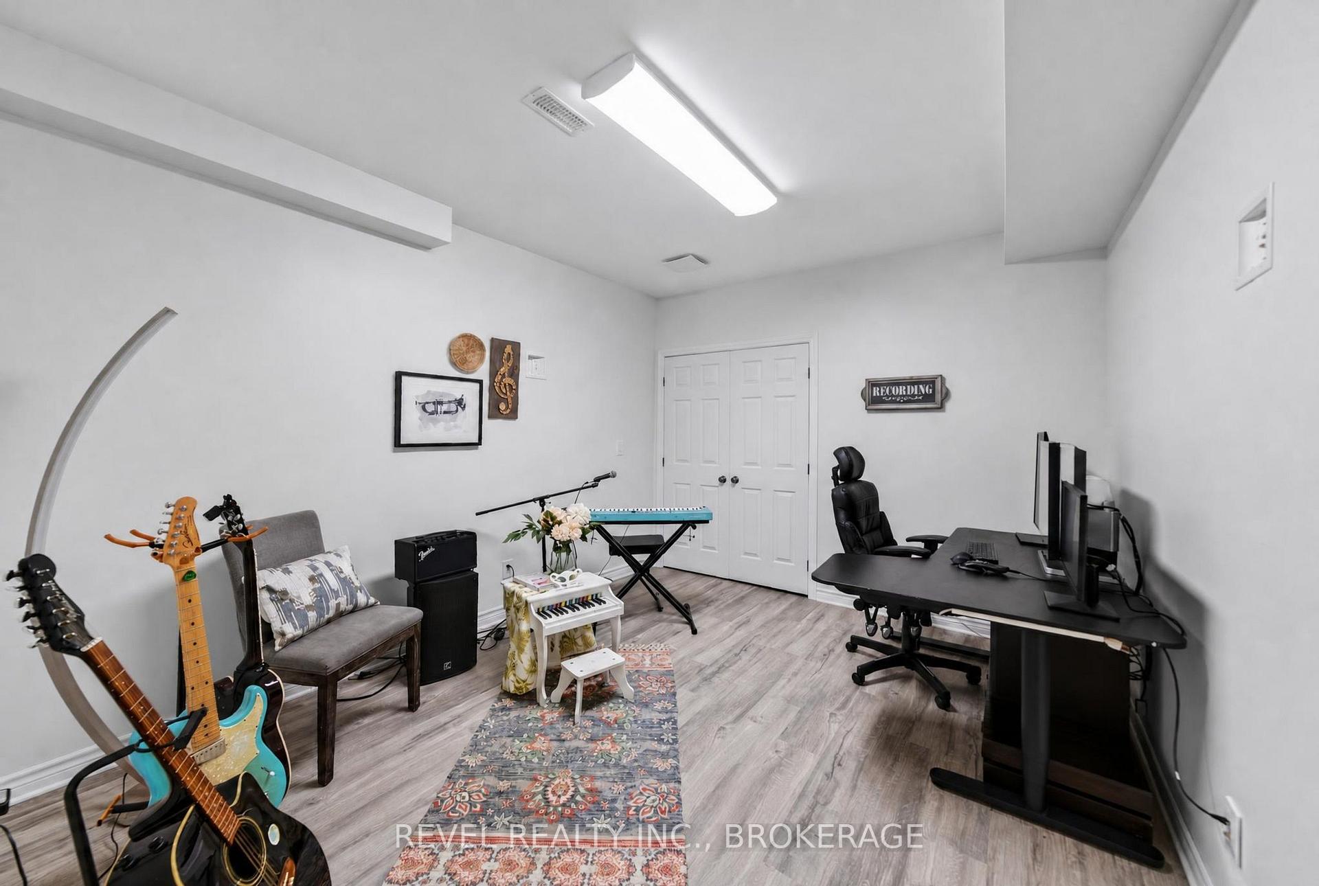 Photo 40 of 695 Fieldstone Drive, Kingston, Kingston East (Incl Barret Crt) — HOMEH