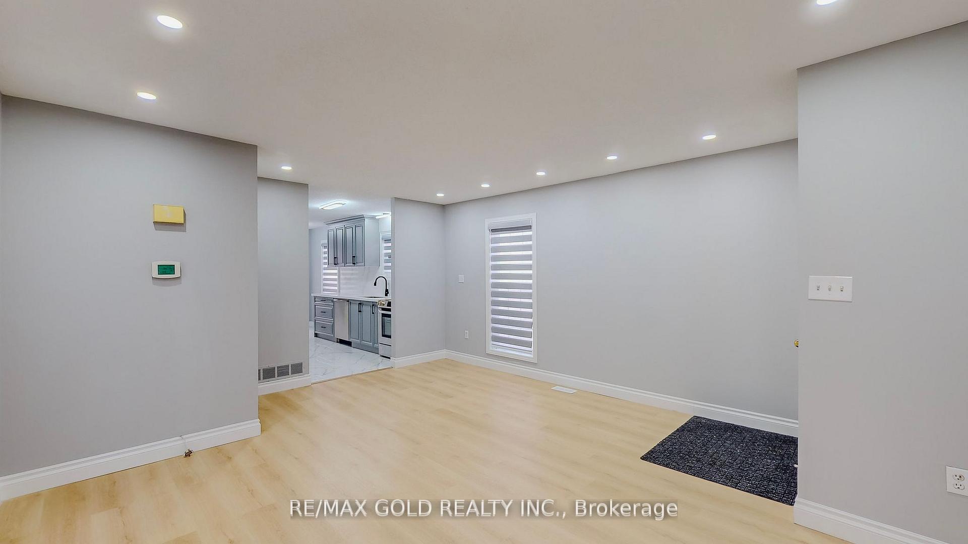 Photo 6 of 133 Wake Robin Drive, Kitchener, Larentian West — HOMEH