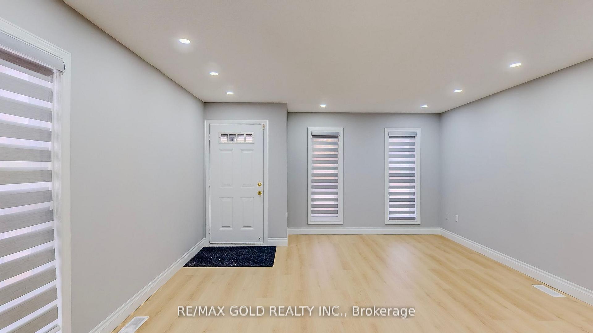 Photo 10 of 133 Wake Robin Drive, Kitchener, Larentian West — HOMEH