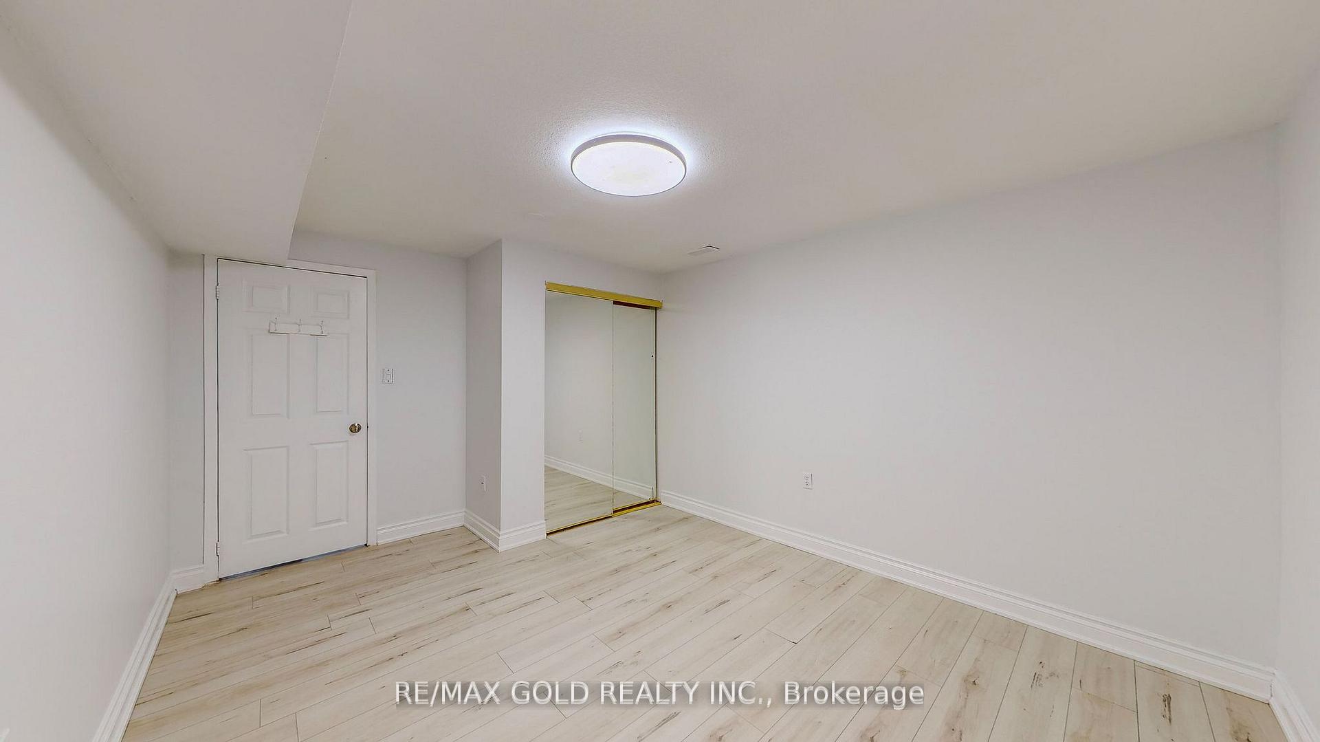 Photo 27 of 133 Wake Robin Drive, Kitchener, Larentian West — HOMEH