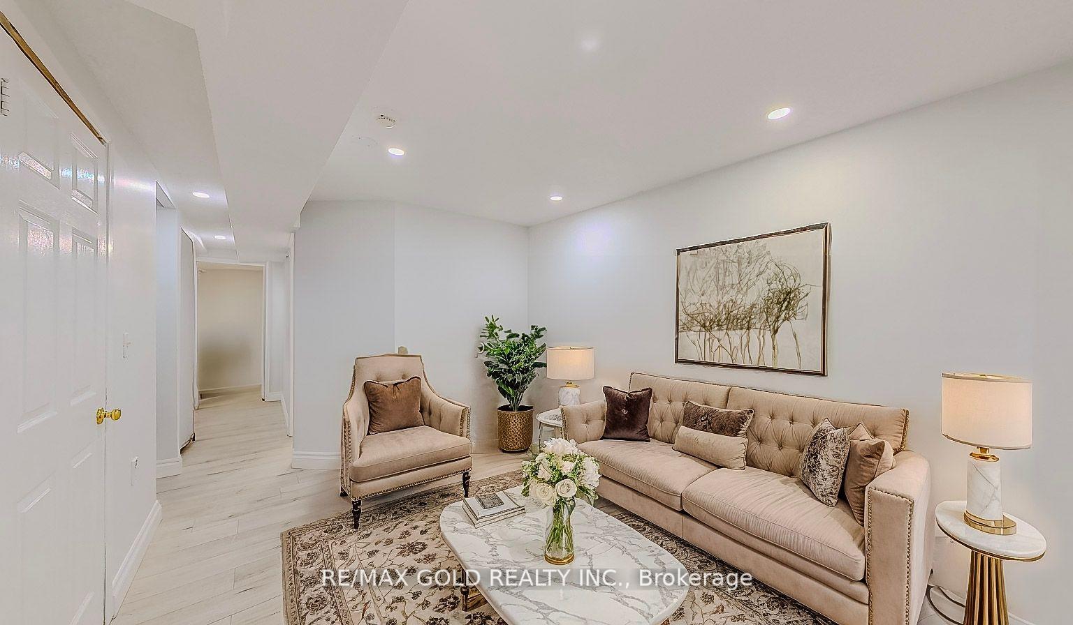 Photo 36 of 133 Wake Robin Drive, Kitchener, Larentian West — HOMEH