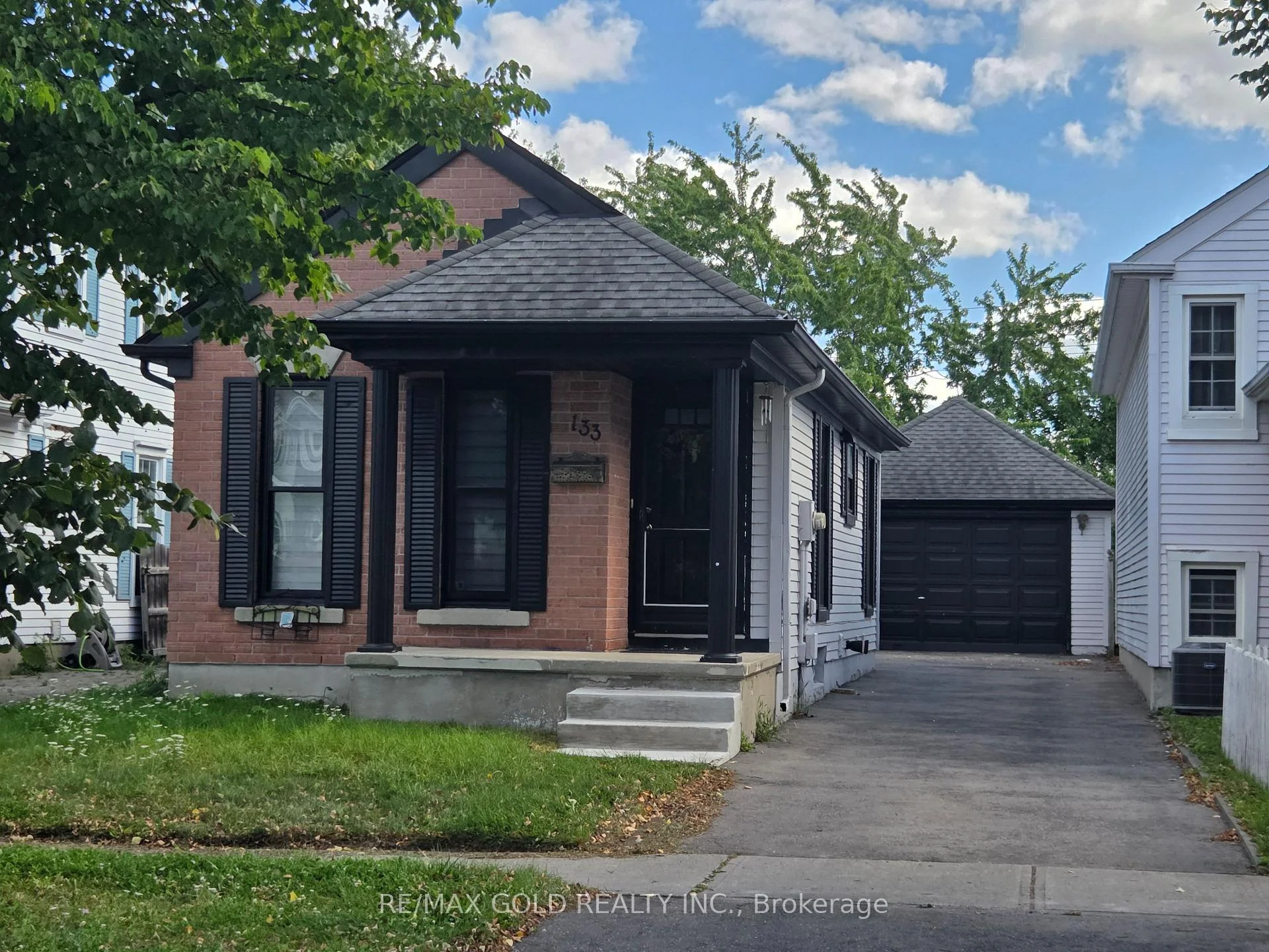 Photo 5 of 133 Wake Robin Drive, Kitchener, Larentian West — HOMEH