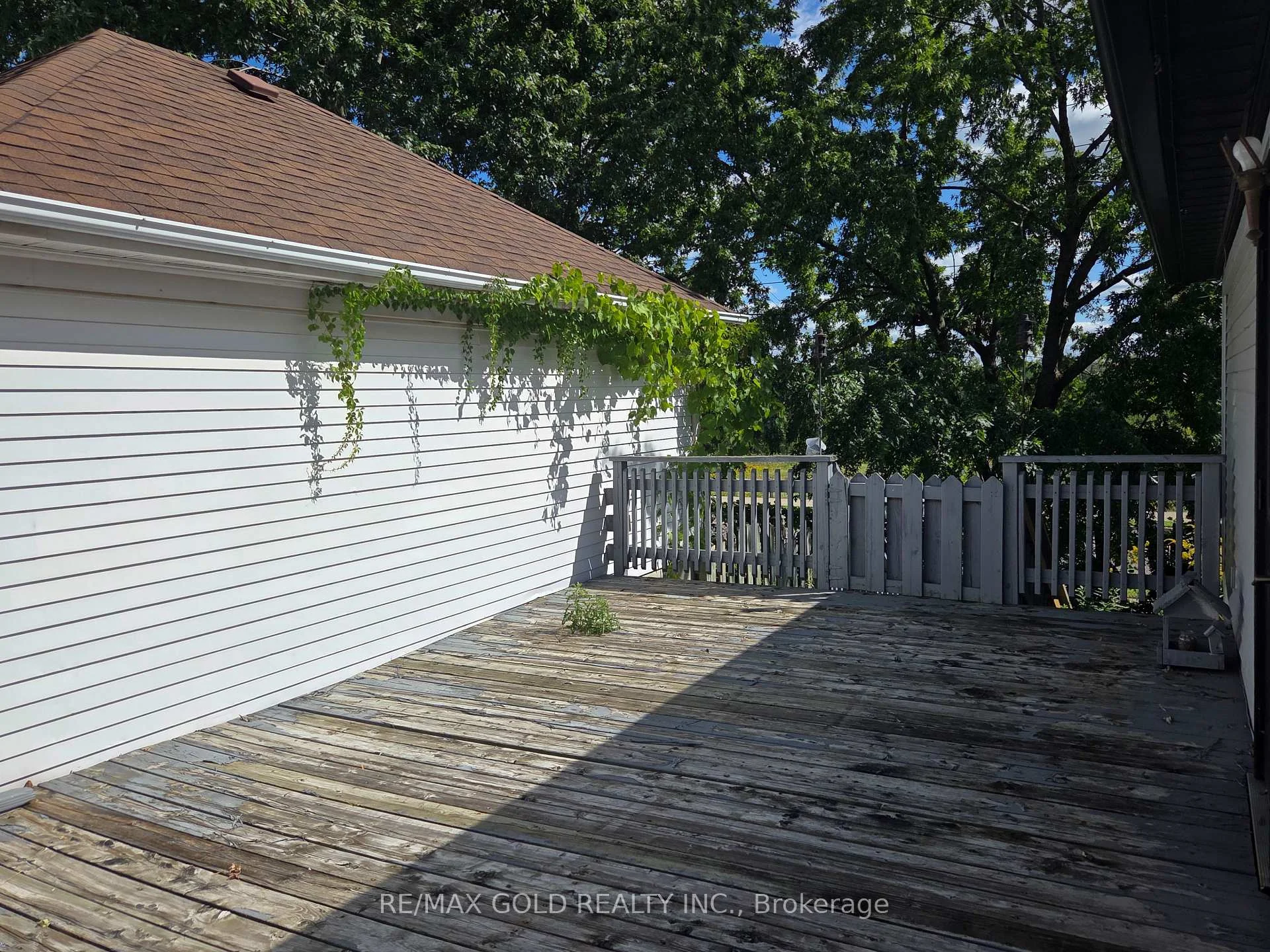 Photo 50 of 133 Wake Robin Drive, Kitchener, Larentian West — HOMEH