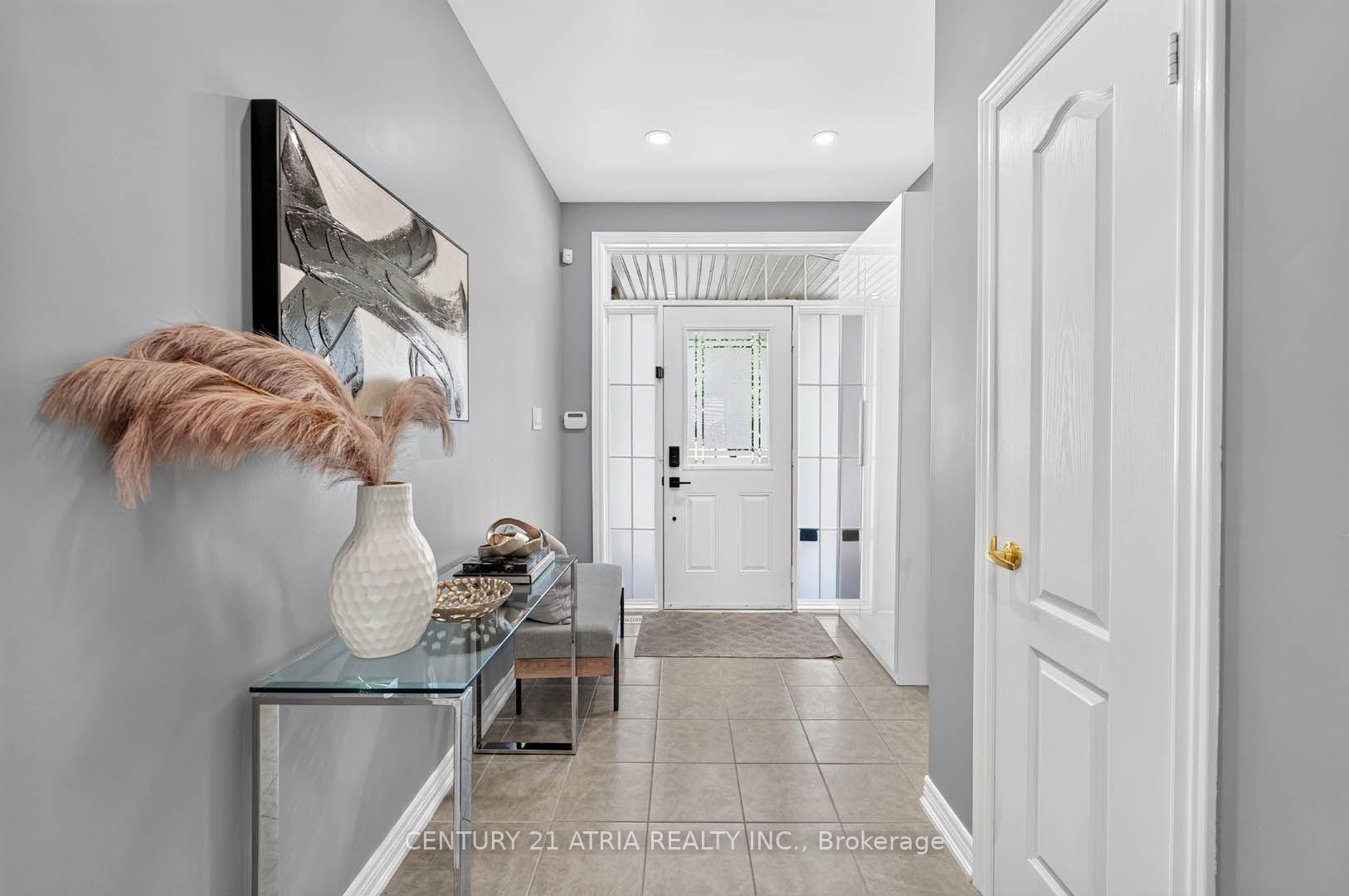 Photo 2 of 67 Holst Avenue, Markham, Berczy — HOMEH