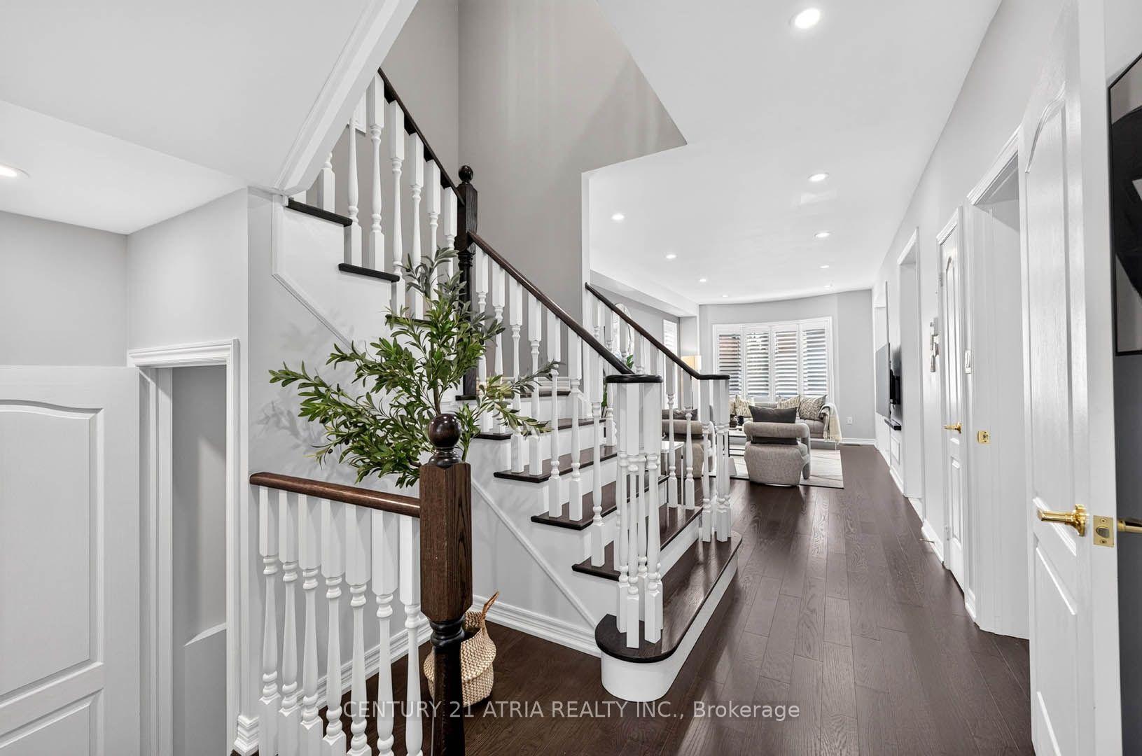 Photo 3 of 67 Holst Avenue, Markham, Berczy — HOMEH