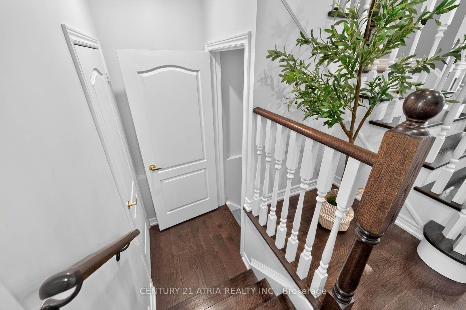 Photo 33 of 67 Holst Avenue, Markham, Berczy — HOMEH
