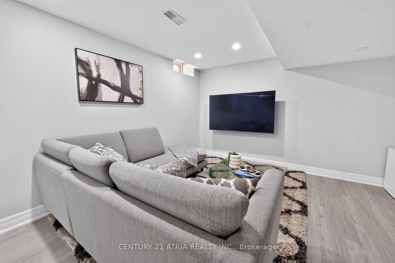 Photo 35 of 67 Holst Avenue, Markham, Berczy — HOMEH