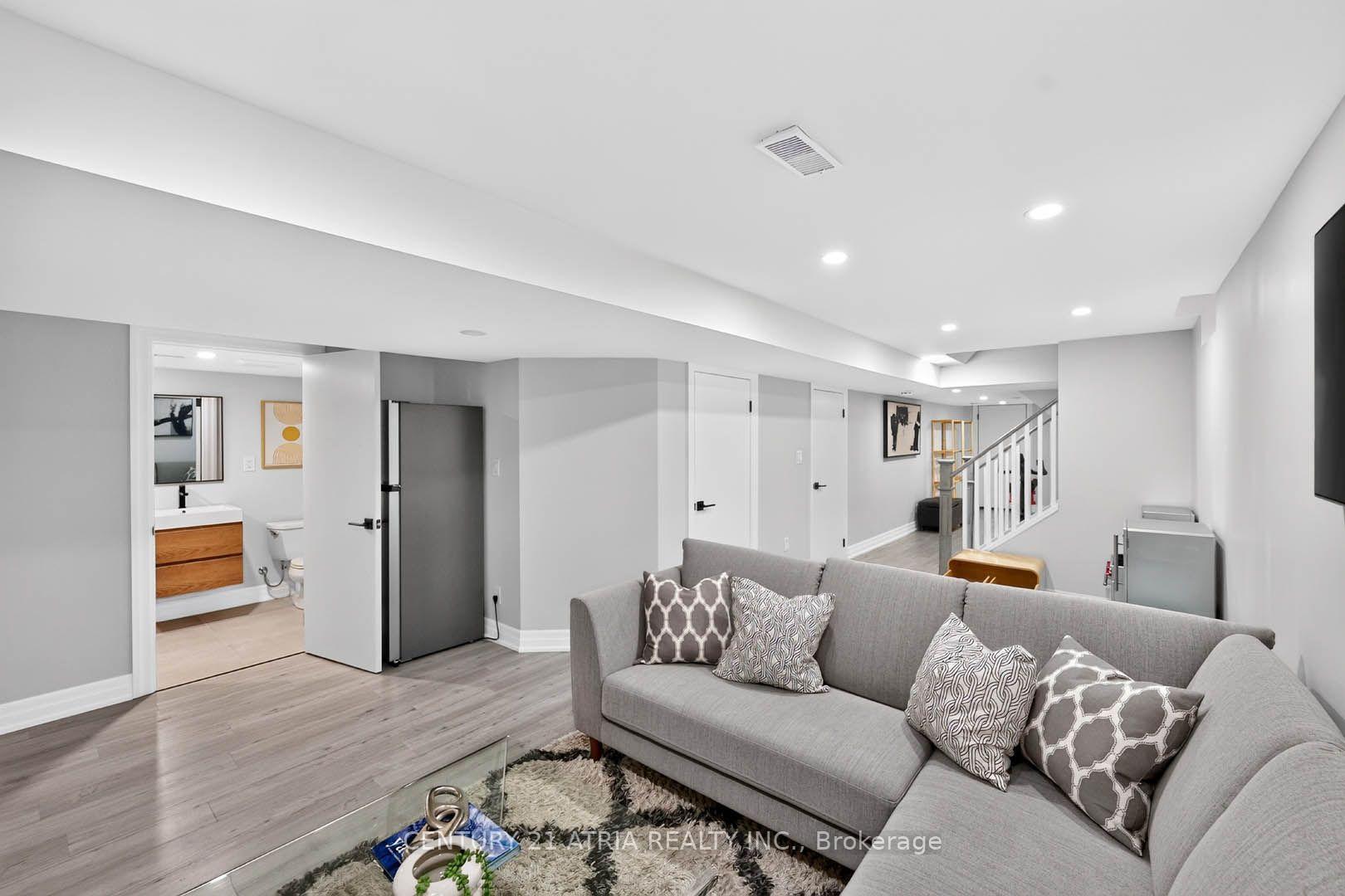 Photo 37 of 67 Holst Avenue, Markham, Berczy — HOMEH