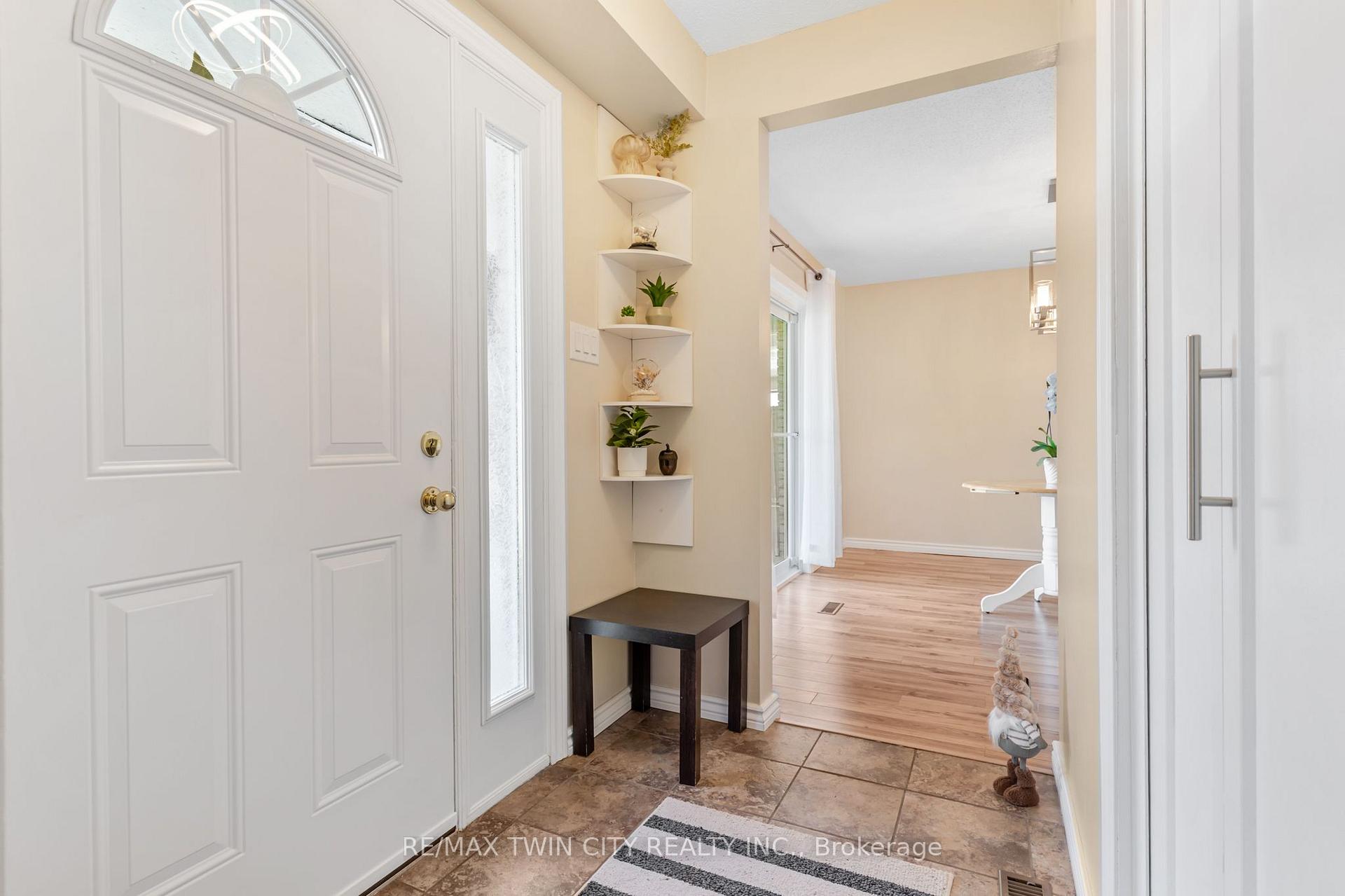 Photo 3 of Unit 51, 14 Williamsburg Road, Kitchener, Laurentian Hills — HOMEH