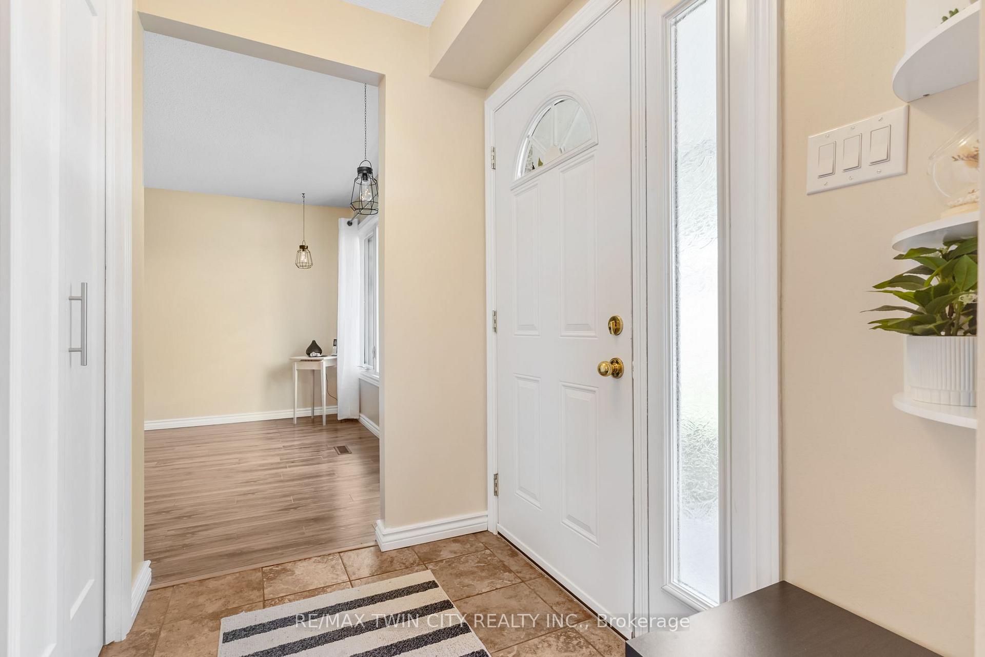 Photo 7 of Unit 51, 14 Williamsburg Road, Kitchener, Laurentian Hills — HOMEH