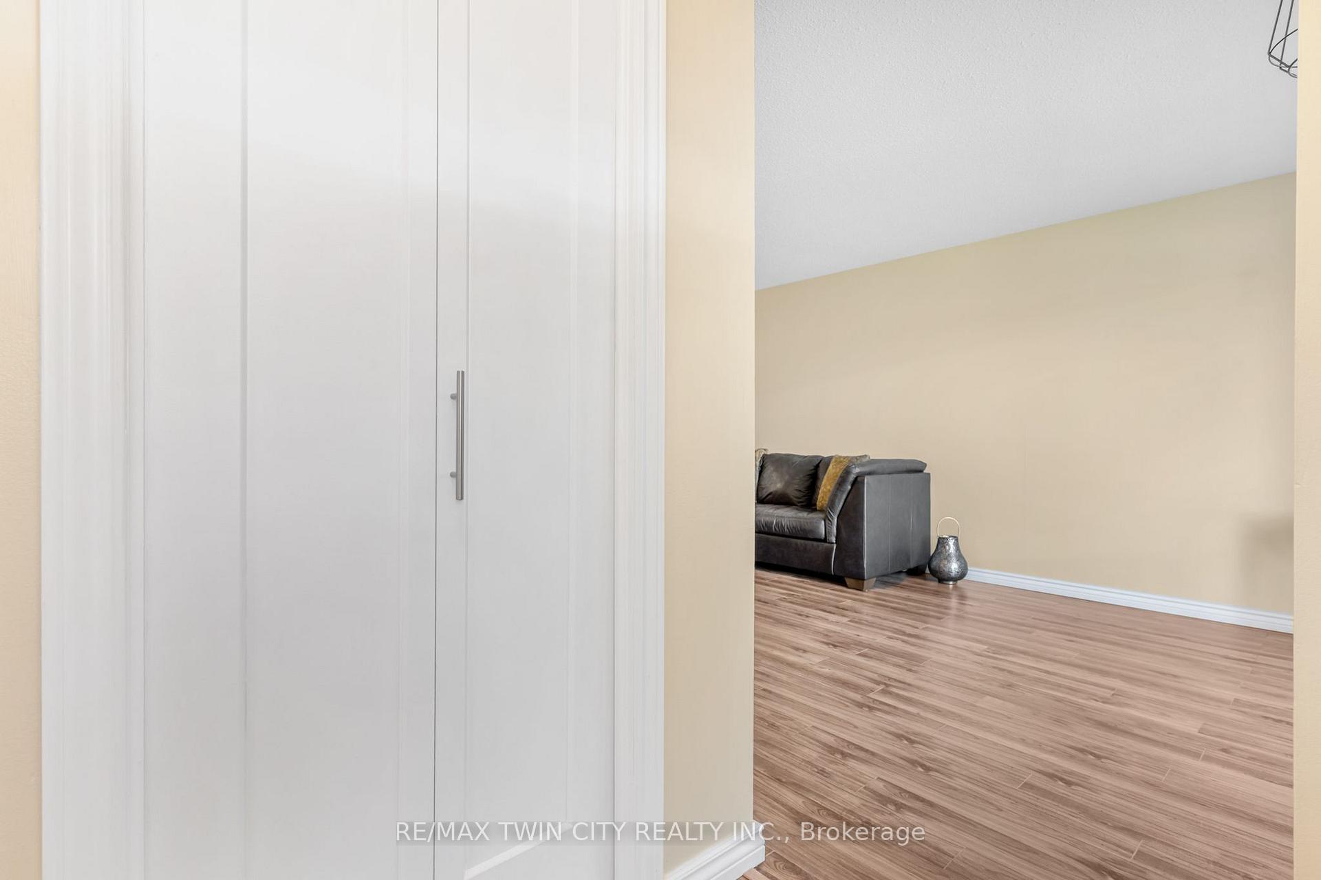 Photo 8 of Unit 51, 14 Williamsburg Road, Kitchener, Laurentian Hills — HOMEH