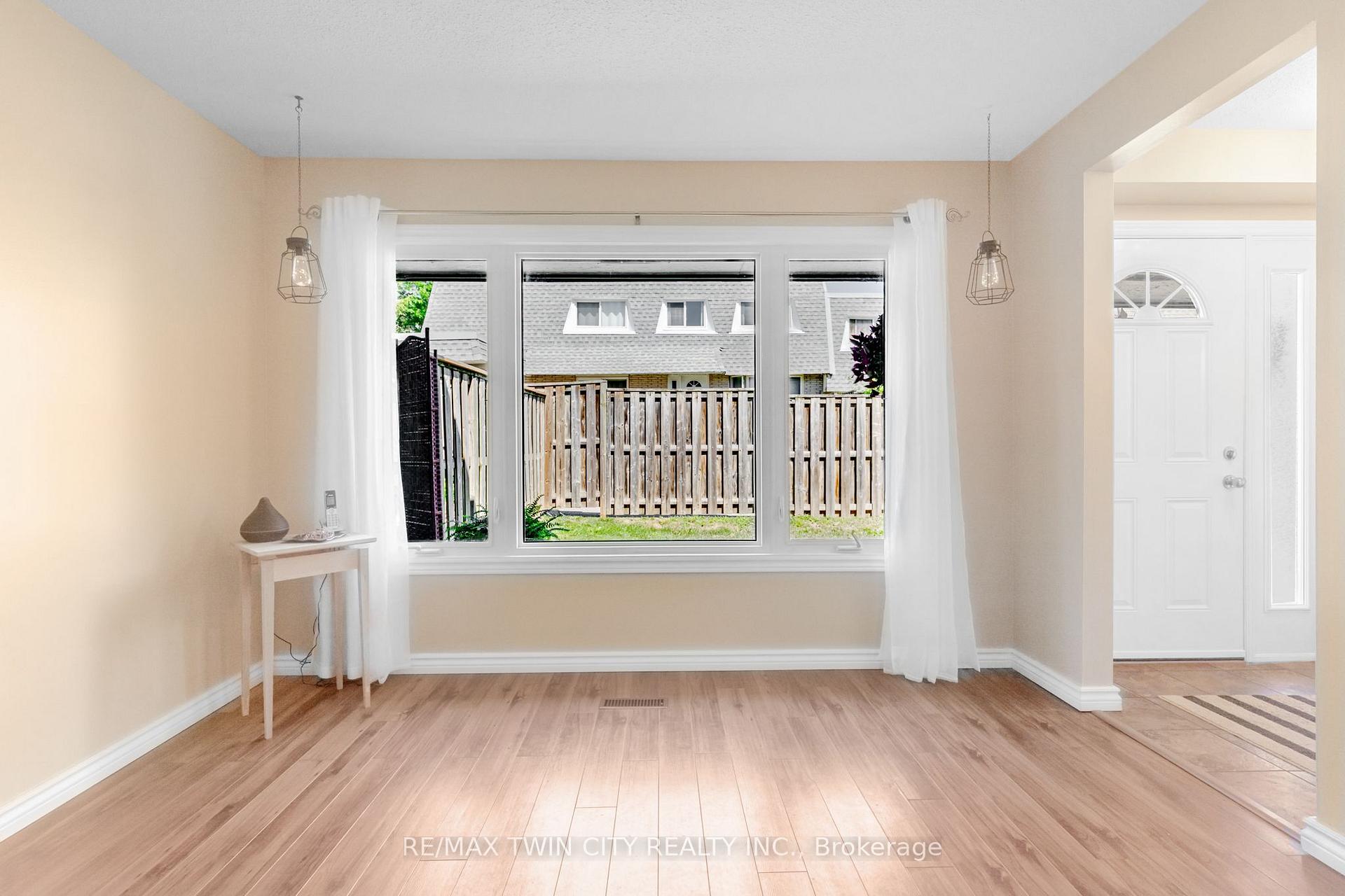 Photo 9 of Unit 51, 14 Williamsburg Road, Kitchener, Laurentian Hills — HOMEH