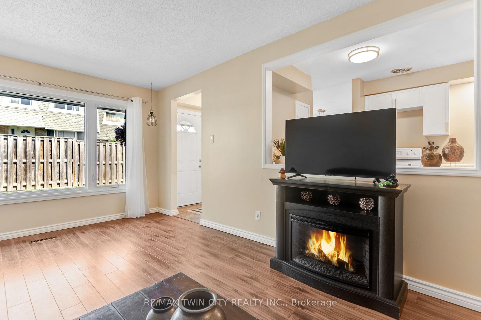 Photo 10 of Unit 51, 14 Williamsburg Road, Kitchener, Laurentian Hills — HOMEH