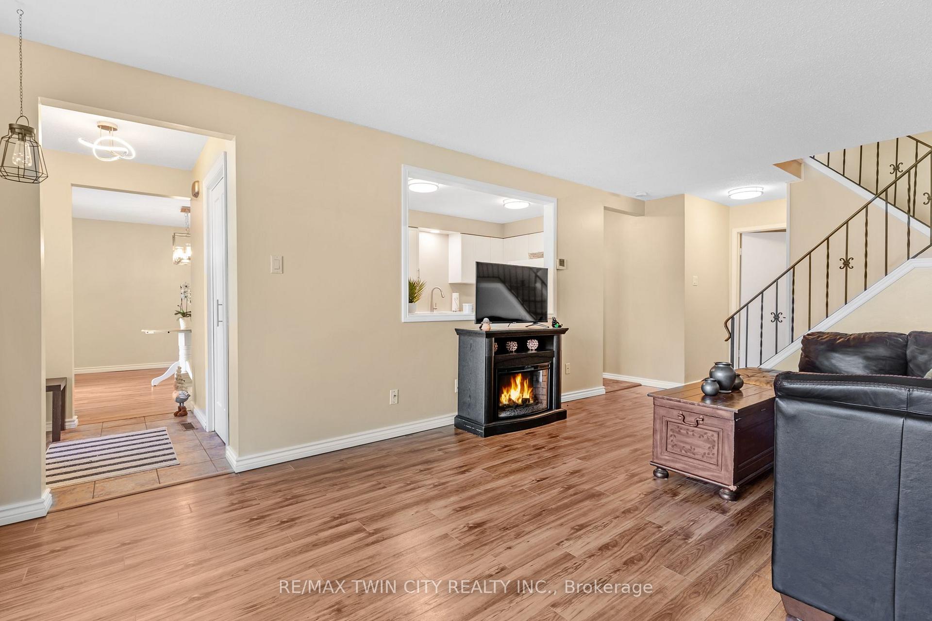 Photo 11 of Unit 51, 14 Williamsburg Road, Kitchener, Laurentian Hills — HOMEH