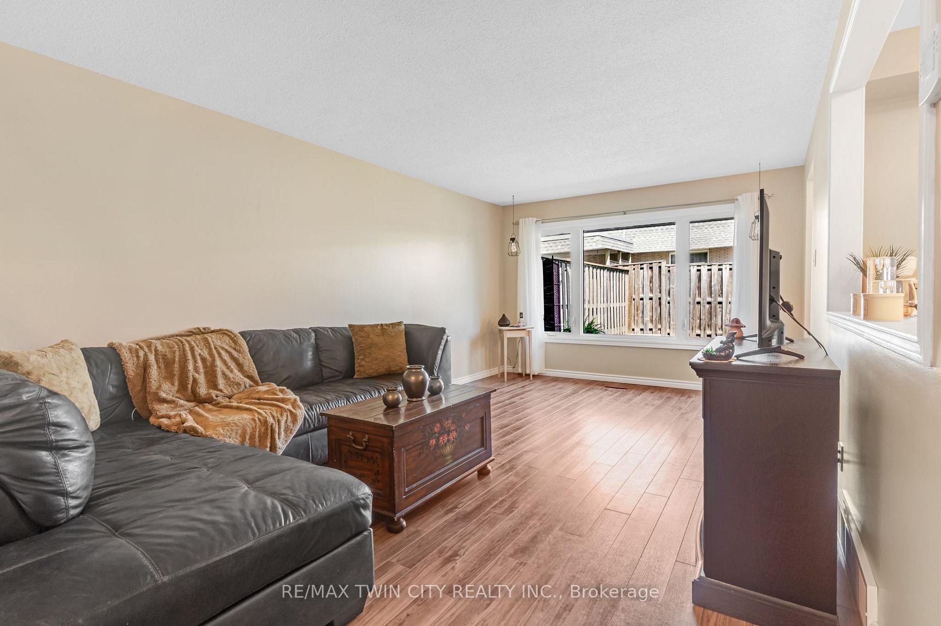 Photo 14 of Unit 51, 14 Williamsburg Road, Kitchener, Laurentian Hills — HOMEH