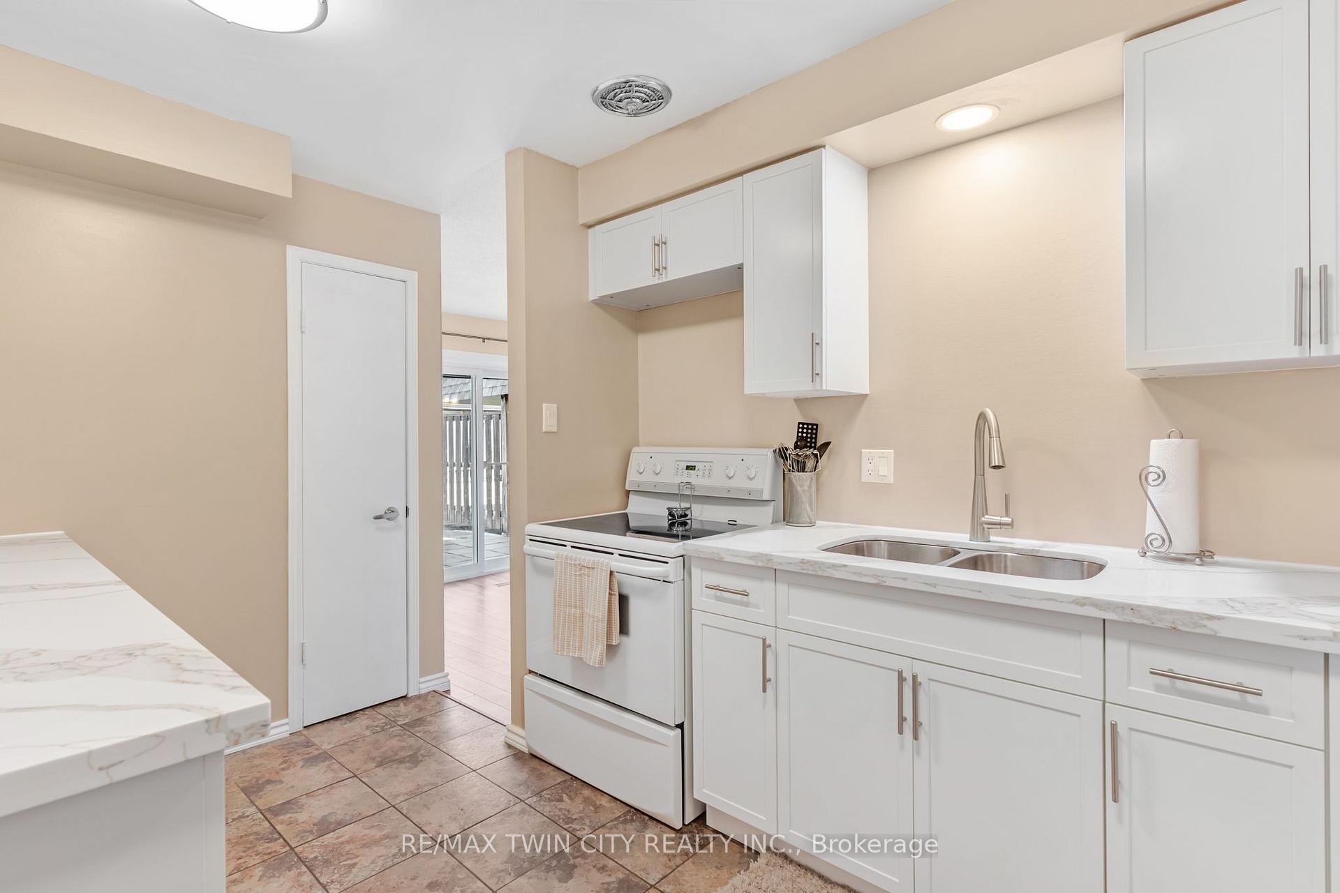 Photo 15 of Unit 51, 14 Williamsburg Road, Kitchener, Laurentian Hills — HOMEH