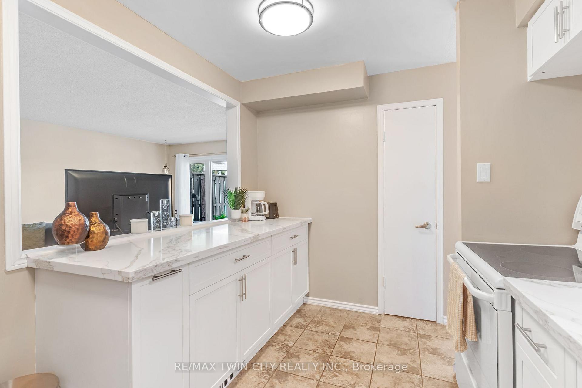 Photo 18 of Unit 51, 14 Williamsburg Road, Kitchener, Laurentian Hills — HOMEH
