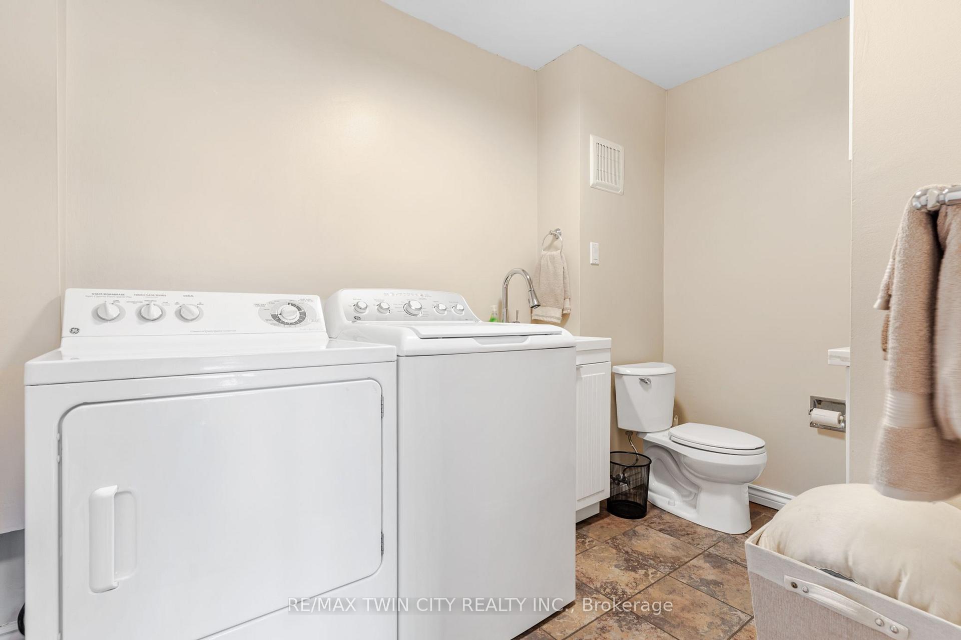 Photo 21 of Unit 51, 14 Williamsburg Road, Kitchener, Laurentian Hills — HOMEH