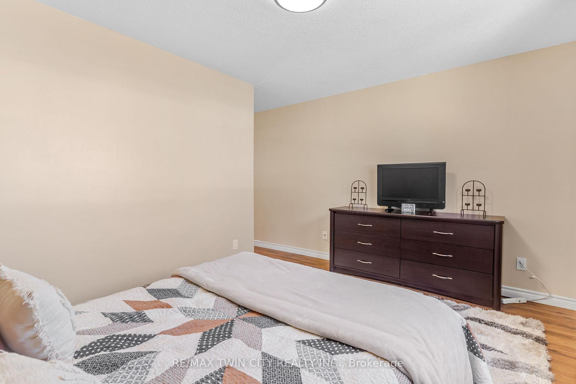 Photo 34 of Unit 51, 14 Williamsburg Road, Kitchener, Laurentian Hills — HOMEH