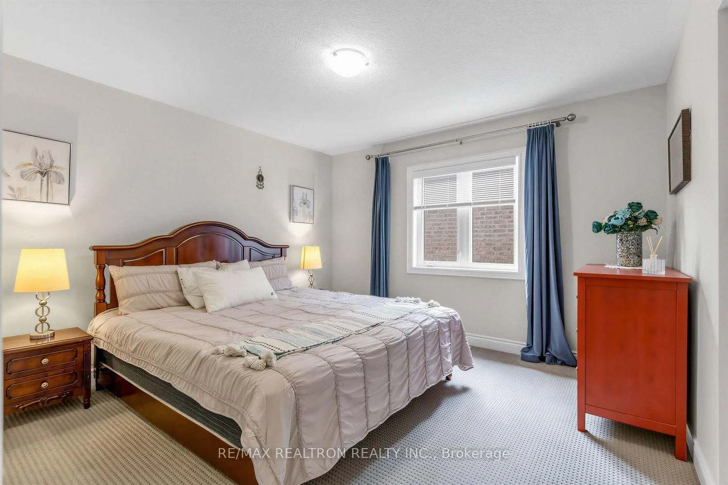 Photo 21 of 220 Degraaf Crescent, Aurora, Rural Aurora — HOMEH