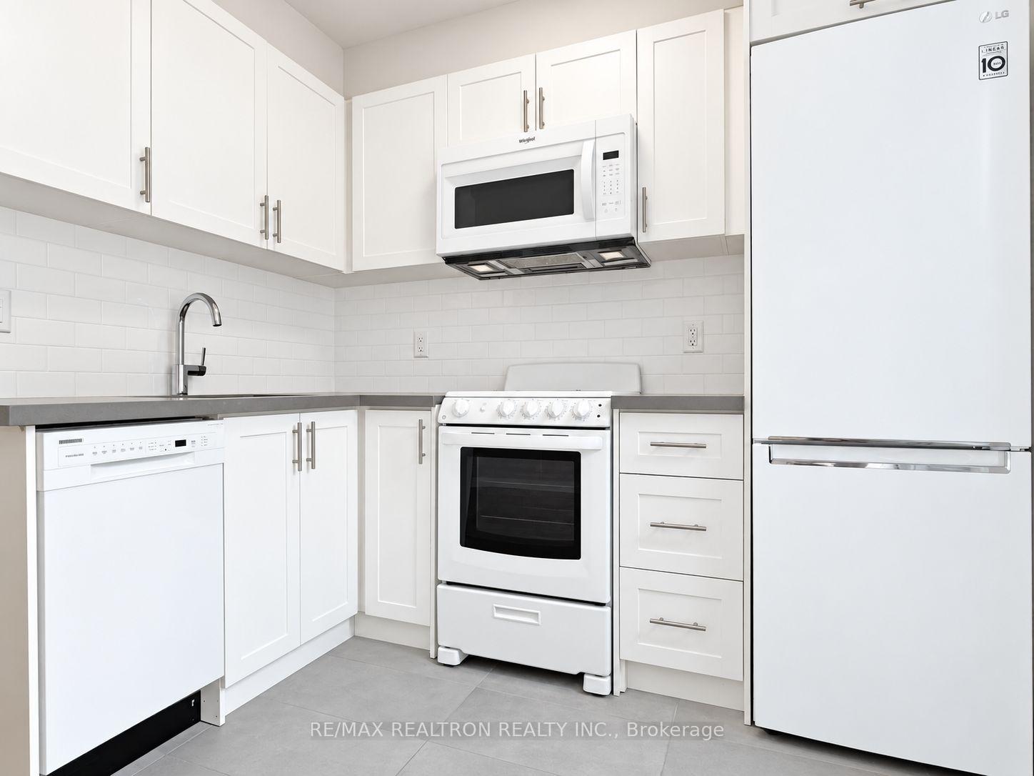 Photo 8 of Unit 108, 1545 Bathurst Street, Toronto, Forest Hill South — HOMEH