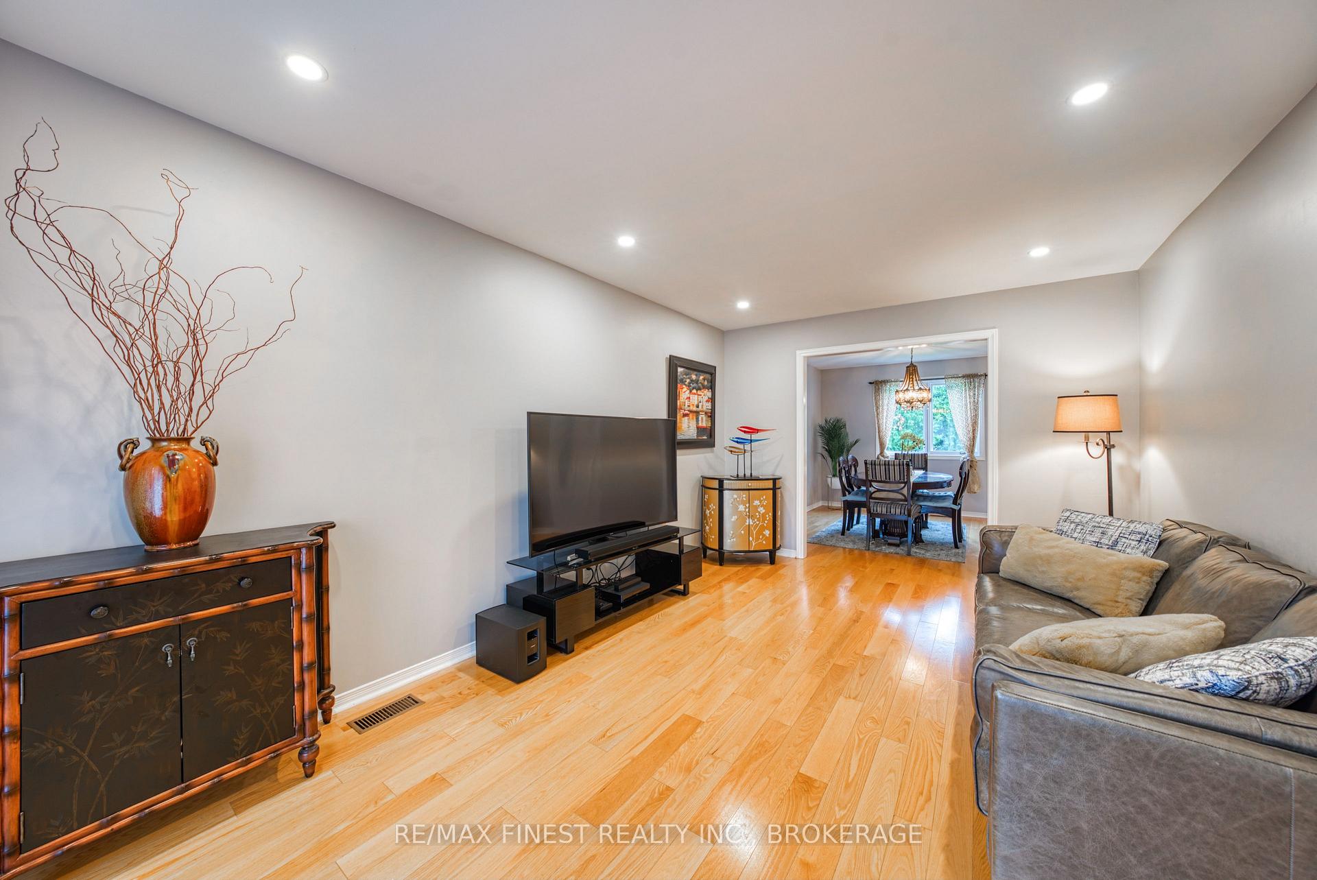 Photo 5 of 719 Woodside Drive, Kingston, North of Taylor-Kidd Blvd — HOMEH