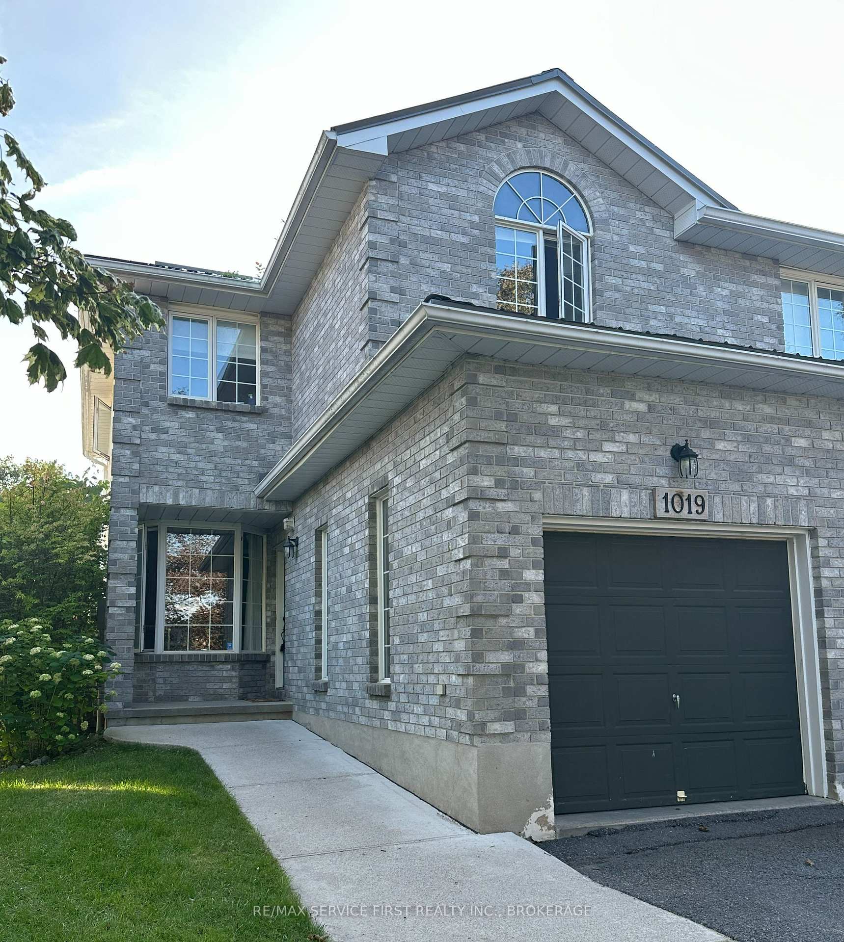 Photo 2 of 1019 Springfield Drive, Kingston, City SouthWest — HOMEH
