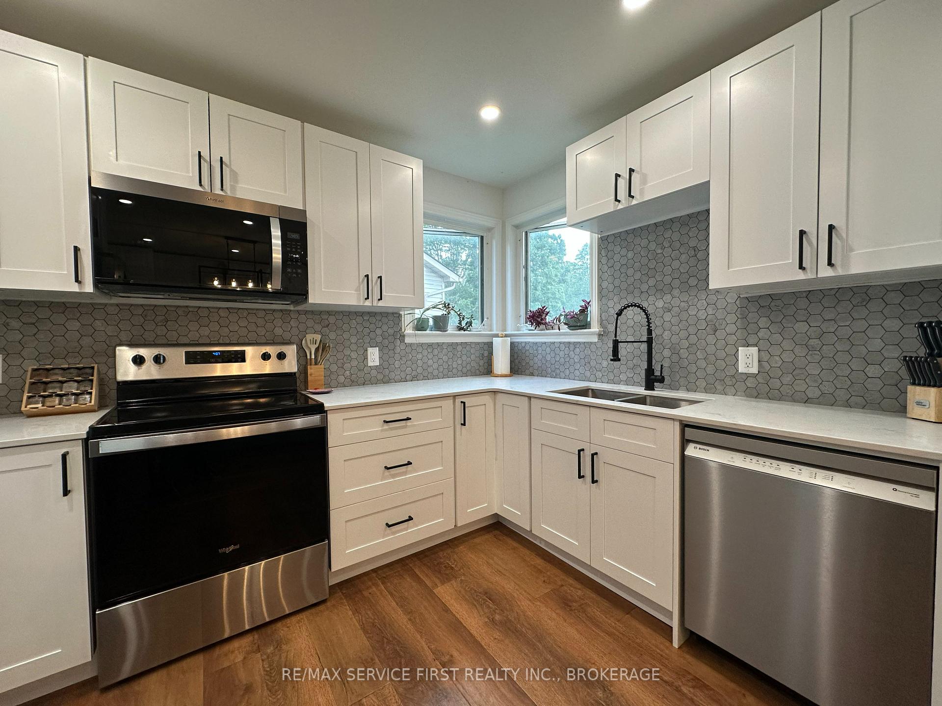 Photo 11 of 1019 Springfield Drive, Kingston, City SouthWest — HOMEH