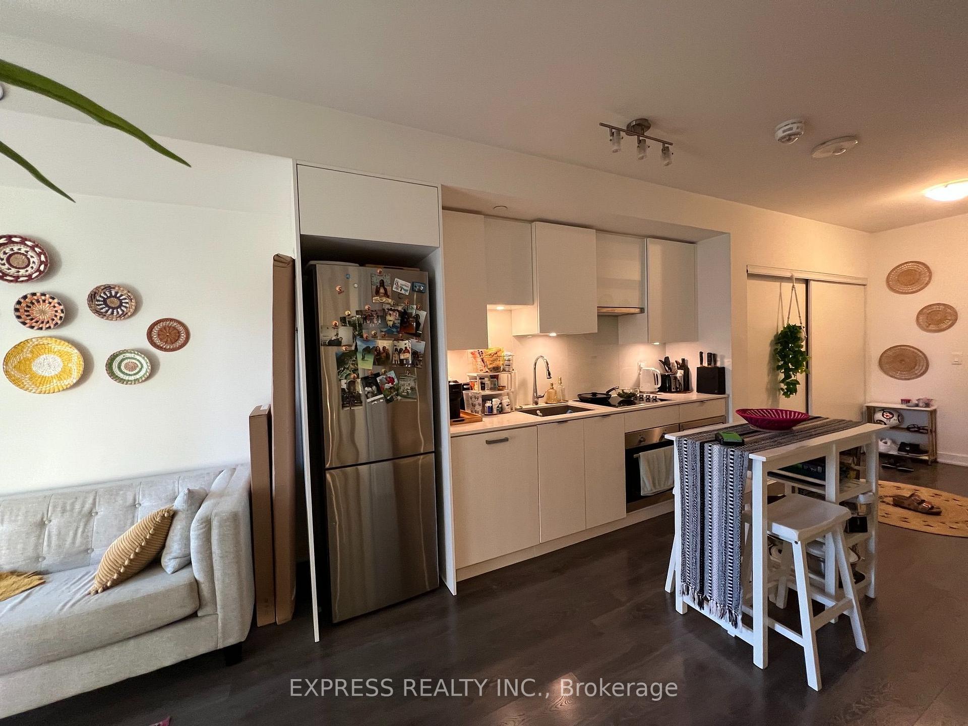 Photo of Unit 1601, 99 Broadway Avenue