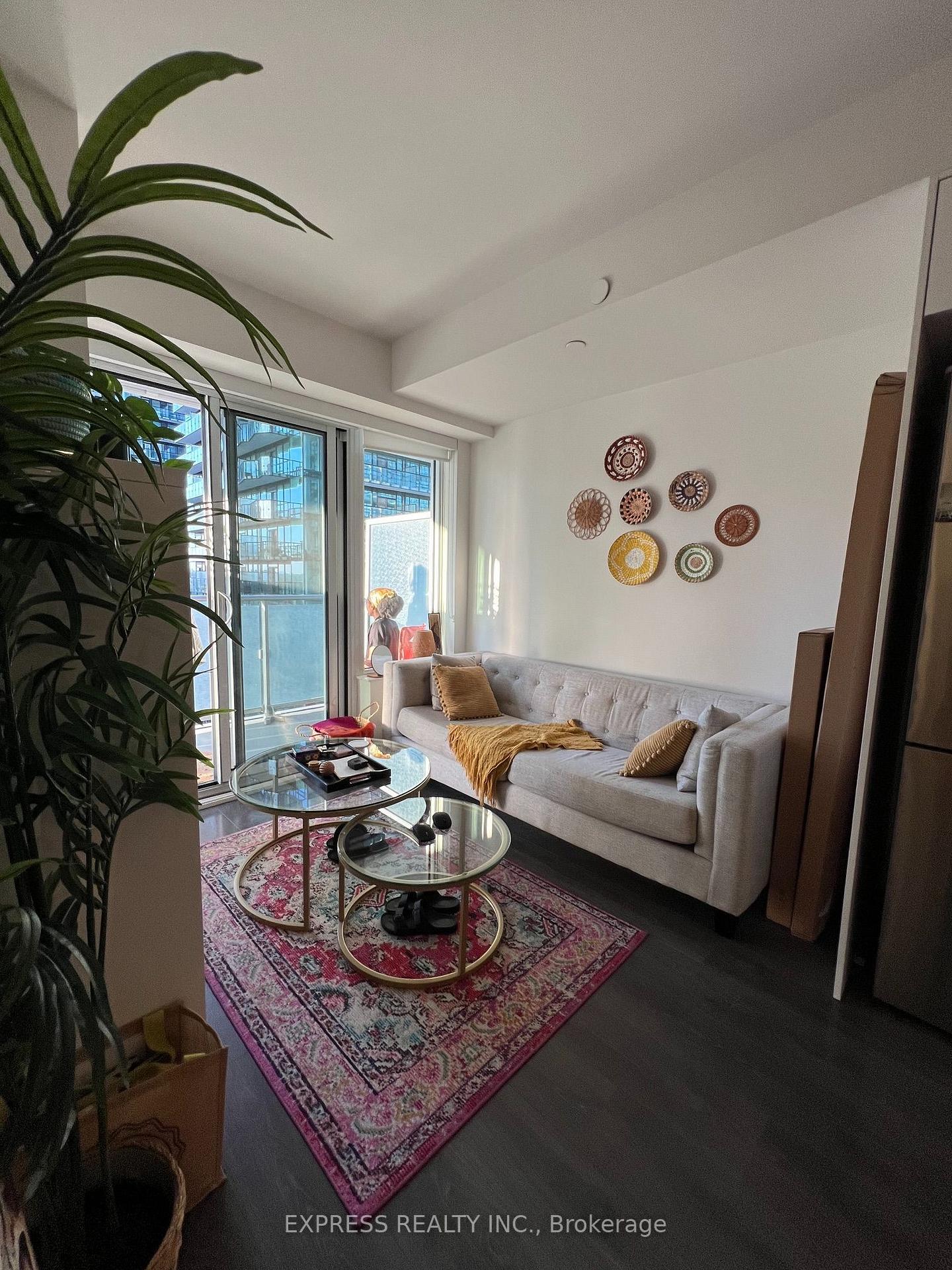 Photo 4 of Unit 1601, 99 Broadway Avenue, Toronto, Mount Pleasant West — HOMEH