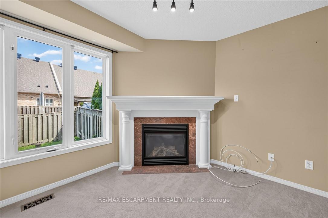 Photo 9 of 302 Southbrook Drive, Hamilton, Binbrook — HOMEH