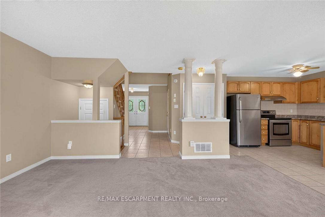 Photo 11 of 302 Southbrook Drive, Hamilton, Binbrook — HOMEH
