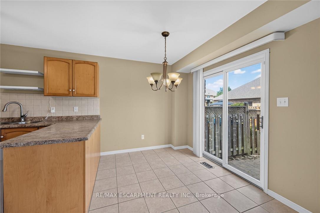 Photo 17 of 302 Southbrook Drive, Hamilton, Binbrook — HOMEH