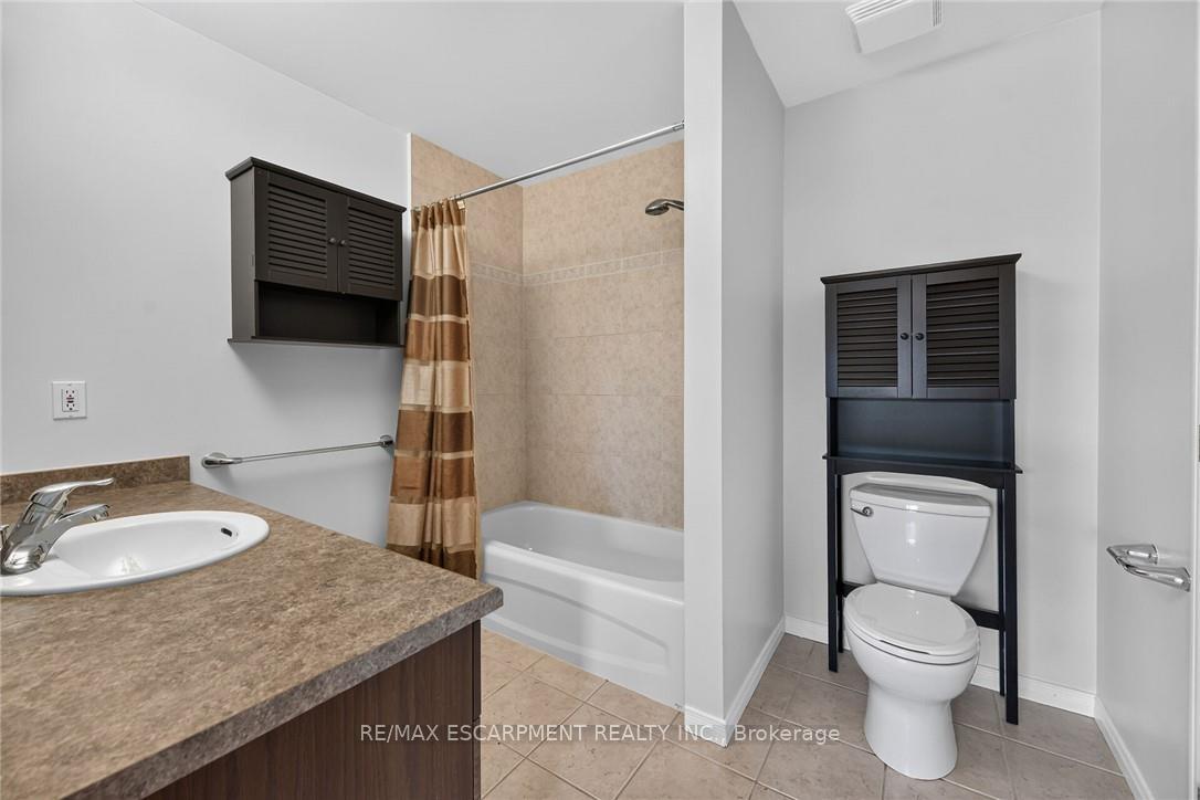 Photo 23 of 302 Southbrook Drive, Hamilton, Binbrook — HOMEH