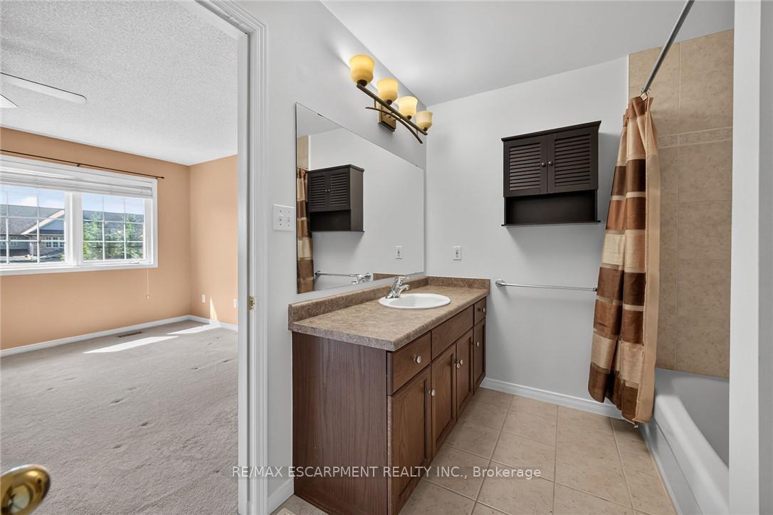 Photo 24 of 302 Southbrook Drive, Hamilton, Binbrook — HOMEH