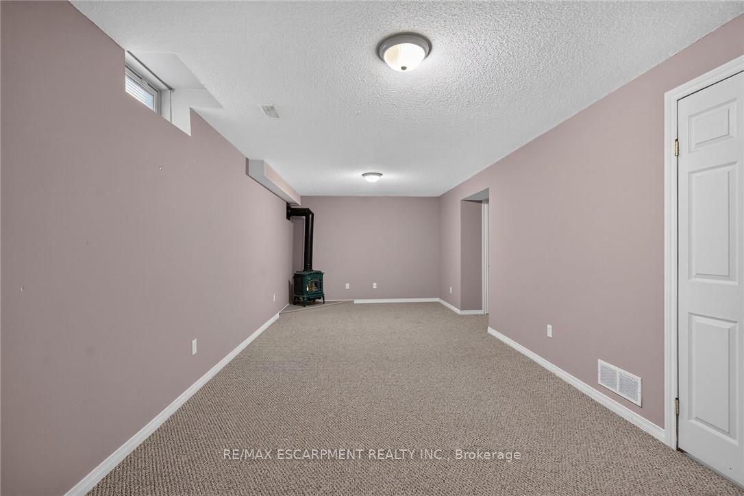 Photo 33 of 302 Southbrook Drive, Hamilton, Binbrook — HOMEH