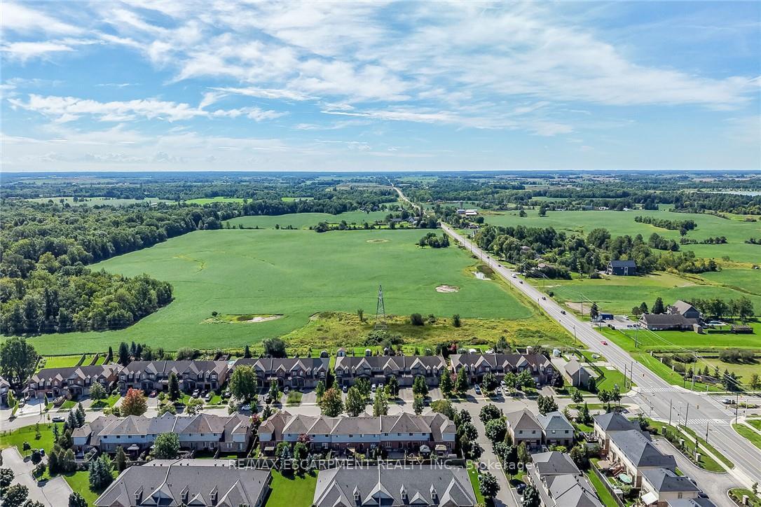 Photo 43 of 302 Southbrook Drive, Hamilton, Binbrook — HOMEH