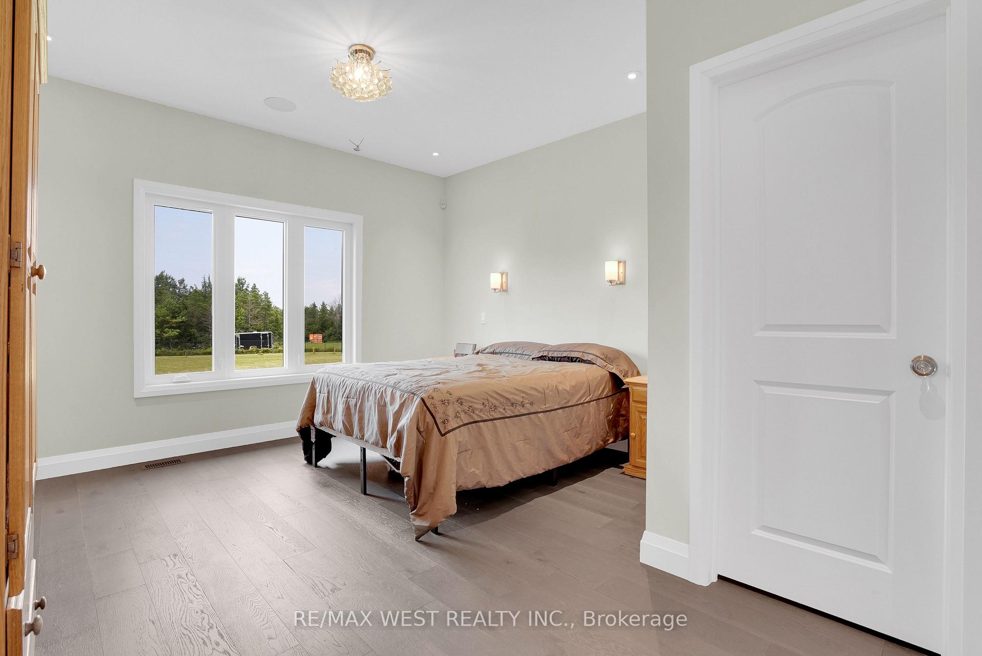 Photo 8 of 4098 Concession 12 Sunnidale Road, Clearview, Rural Clearview — HOMEH