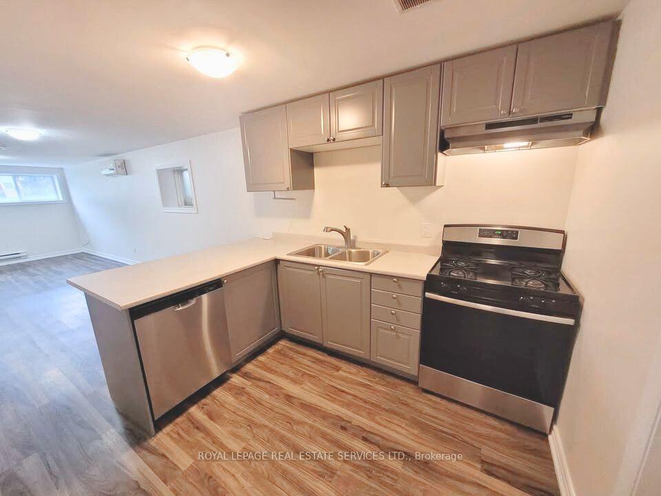 Photo 8 of 11 Dennis Avenue, North York, Mount Dennis — HOMEH