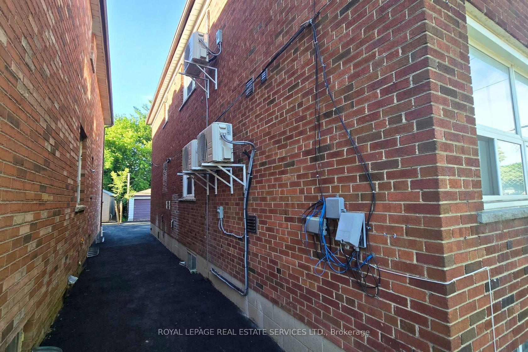 Photo 14 of 11 Dennis Avenue, North York, Mount Dennis — HOMEH