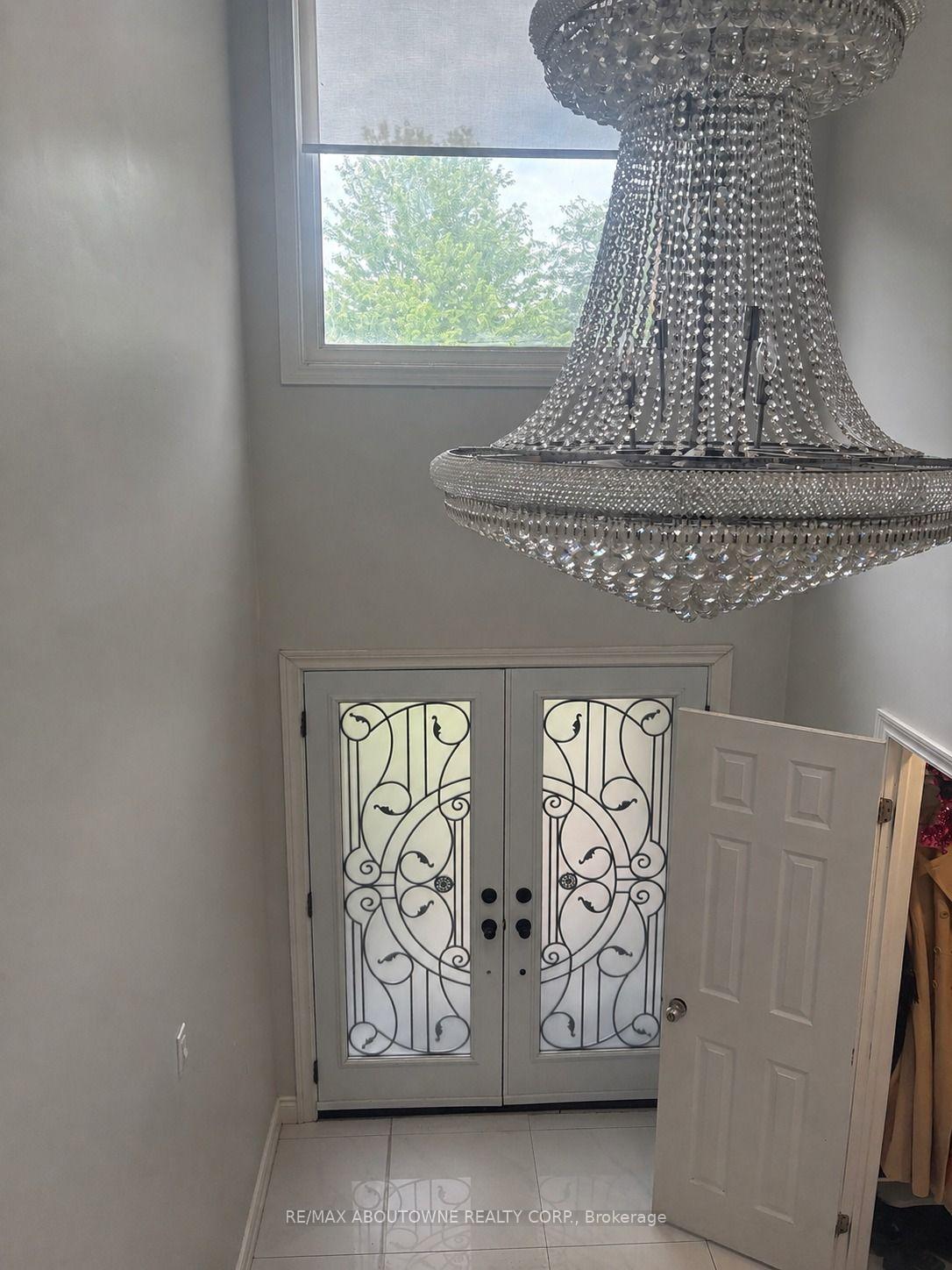 Photo 2 of Unit Upper, 14 Charcoal Drive, Scarborough, Highland Creek — HOMEH