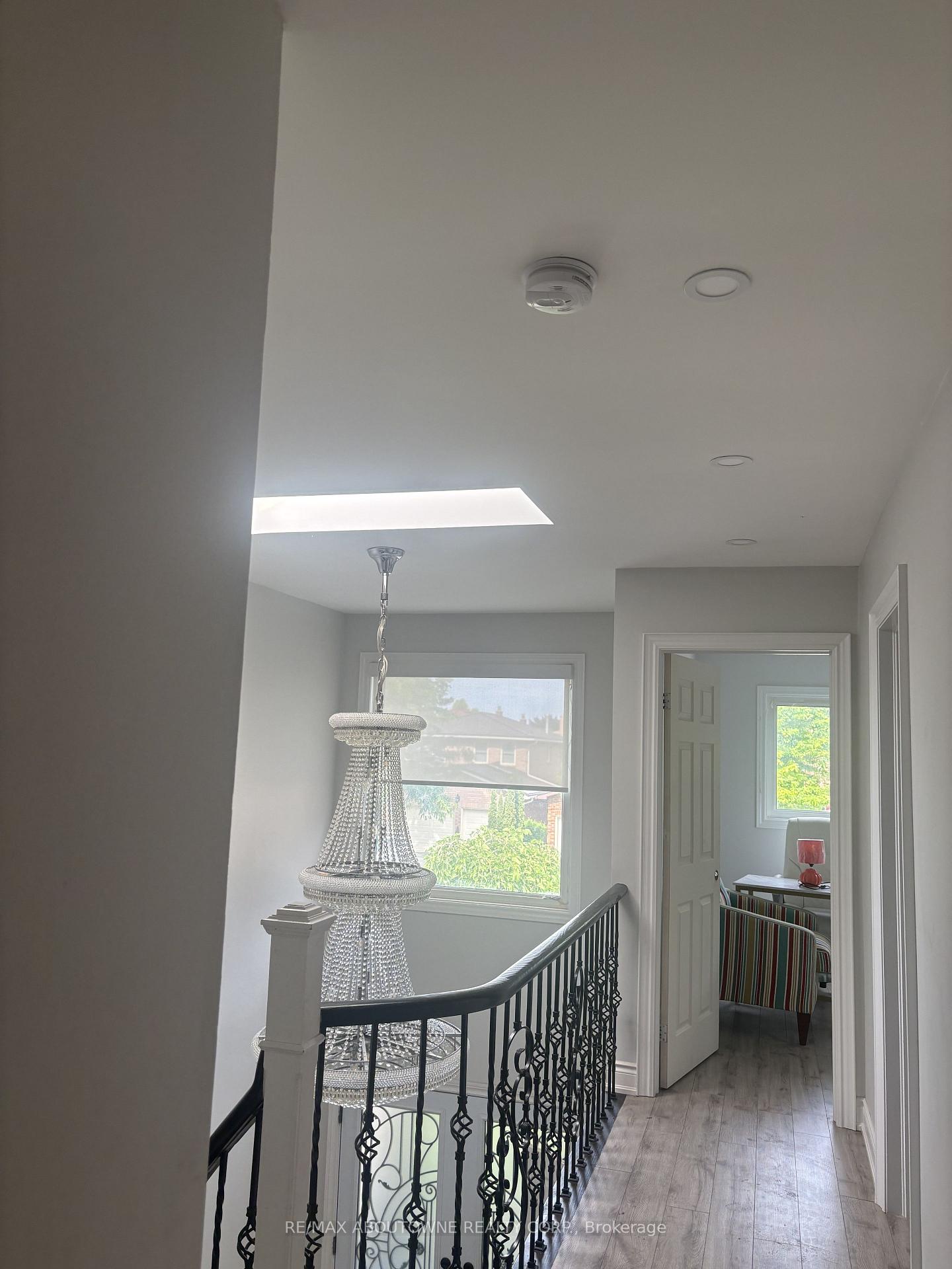 Photo 5 of Unit Upper, 14 Charcoal Drive, Scarborough, Highland Creek — HOMEH