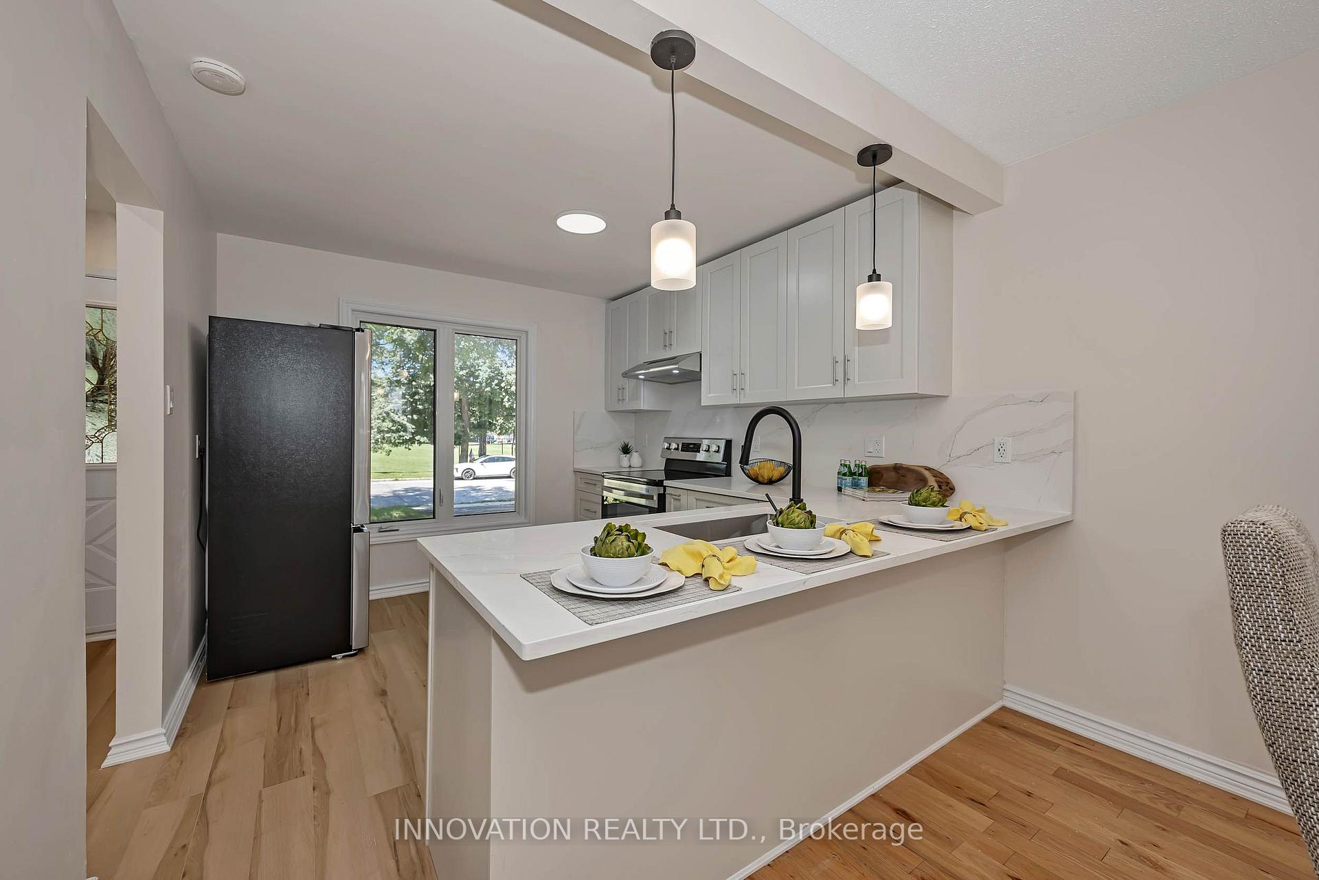 Photo 10 of 33 Exeter Drive, Ottawa, Barrhaven - On the Green — HOMEH