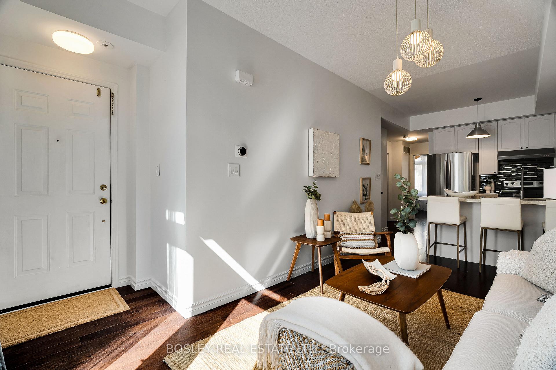 Photo 4 of Unit TH22, 80 Carr Street, Toronto, Kensington-Chinatown — HOMEH